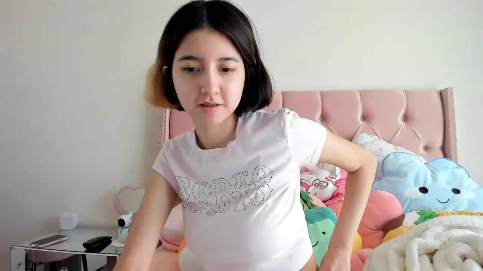 Gallery image thumbnail from Cherrycute666's myfreecams stream on, 02/03/2023, 16:25 image 9 of 20