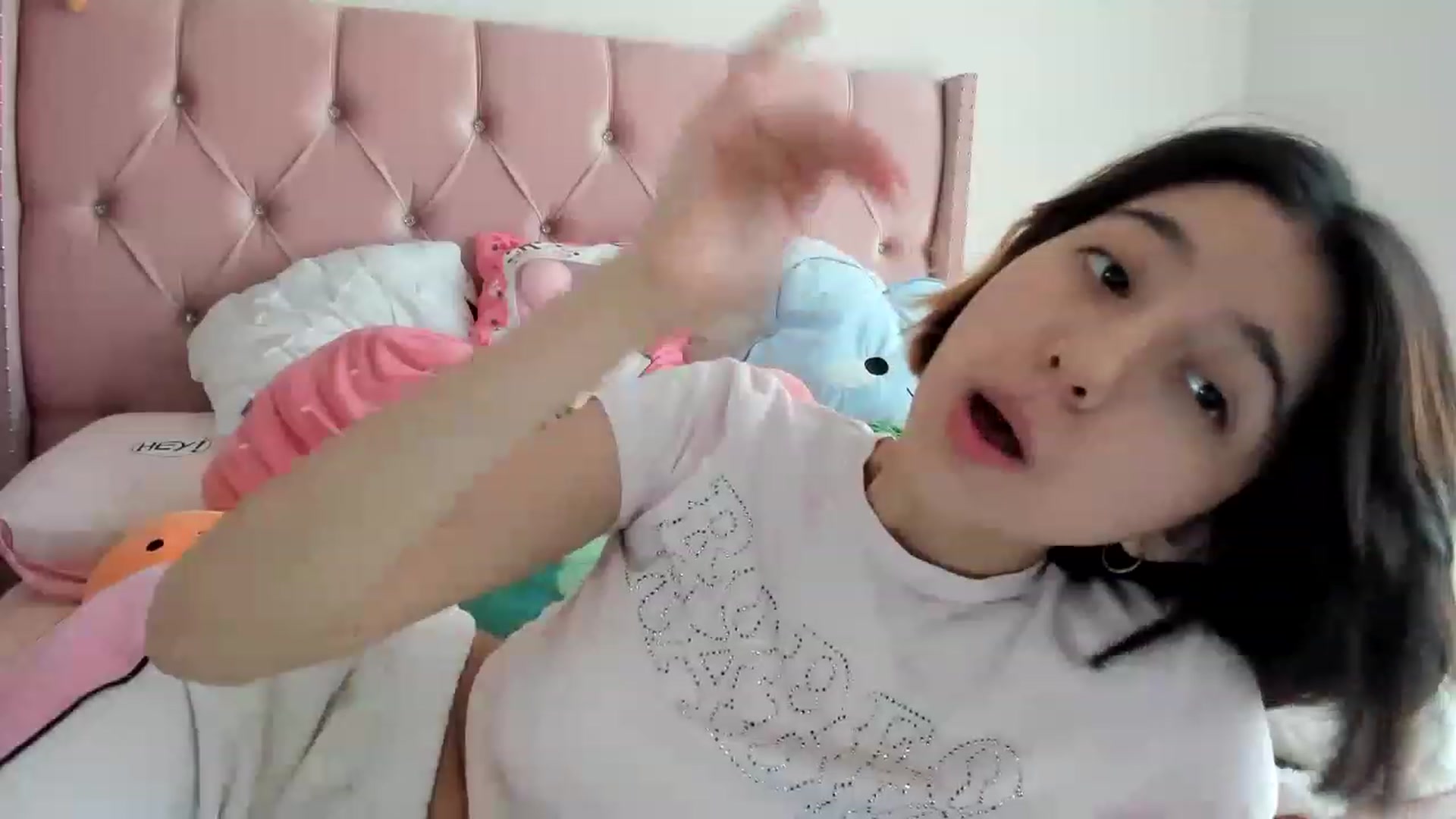 Gallery image thumbnail from Cherrycute666's myfreecams stream on, 02/03/2023, 16:25 image 5 of 20