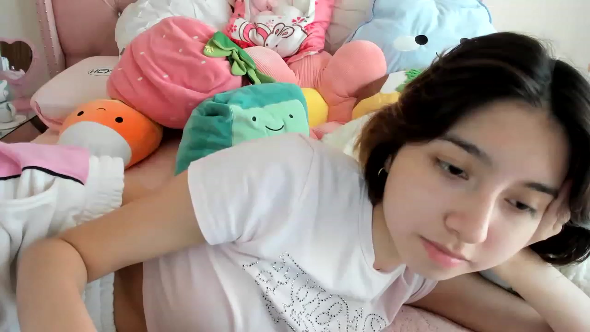Gallery image thumbnail from Cherrycute666's myfreecams stream on, 02/03/2023, 16:25 image 15 of 20