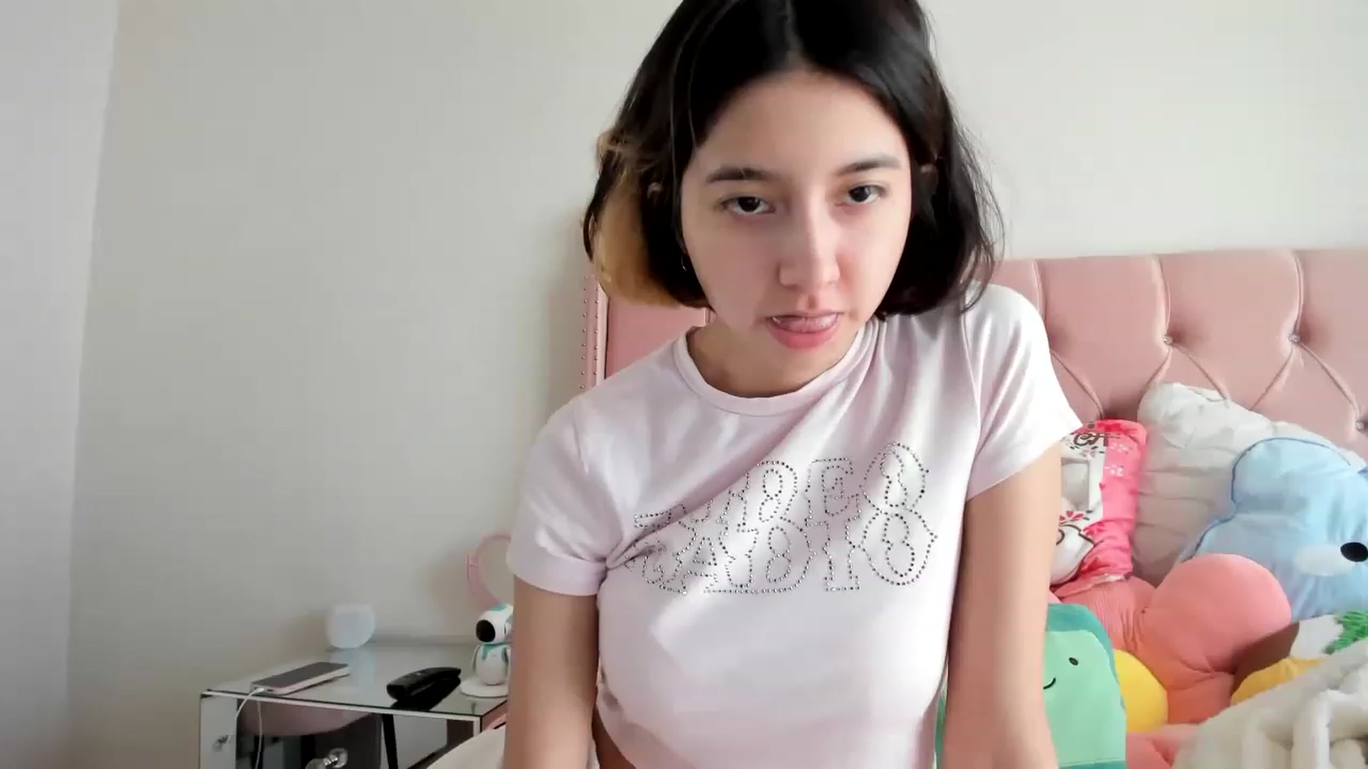 Gallery image thumbnail from Cherrycute666's myfreecams stream on, 02/03/2023, 16:25 image 10 of 20