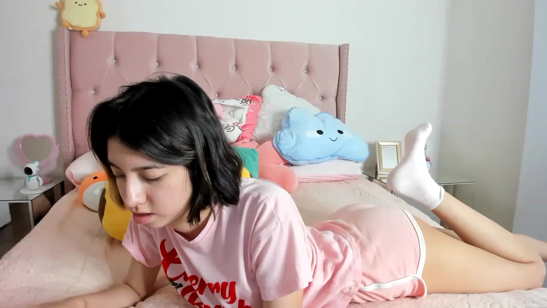 Gallery image thumbnail from Cherrycute666's myfreecams stream on, 02/04/2023, 01:34 image 9 of 20