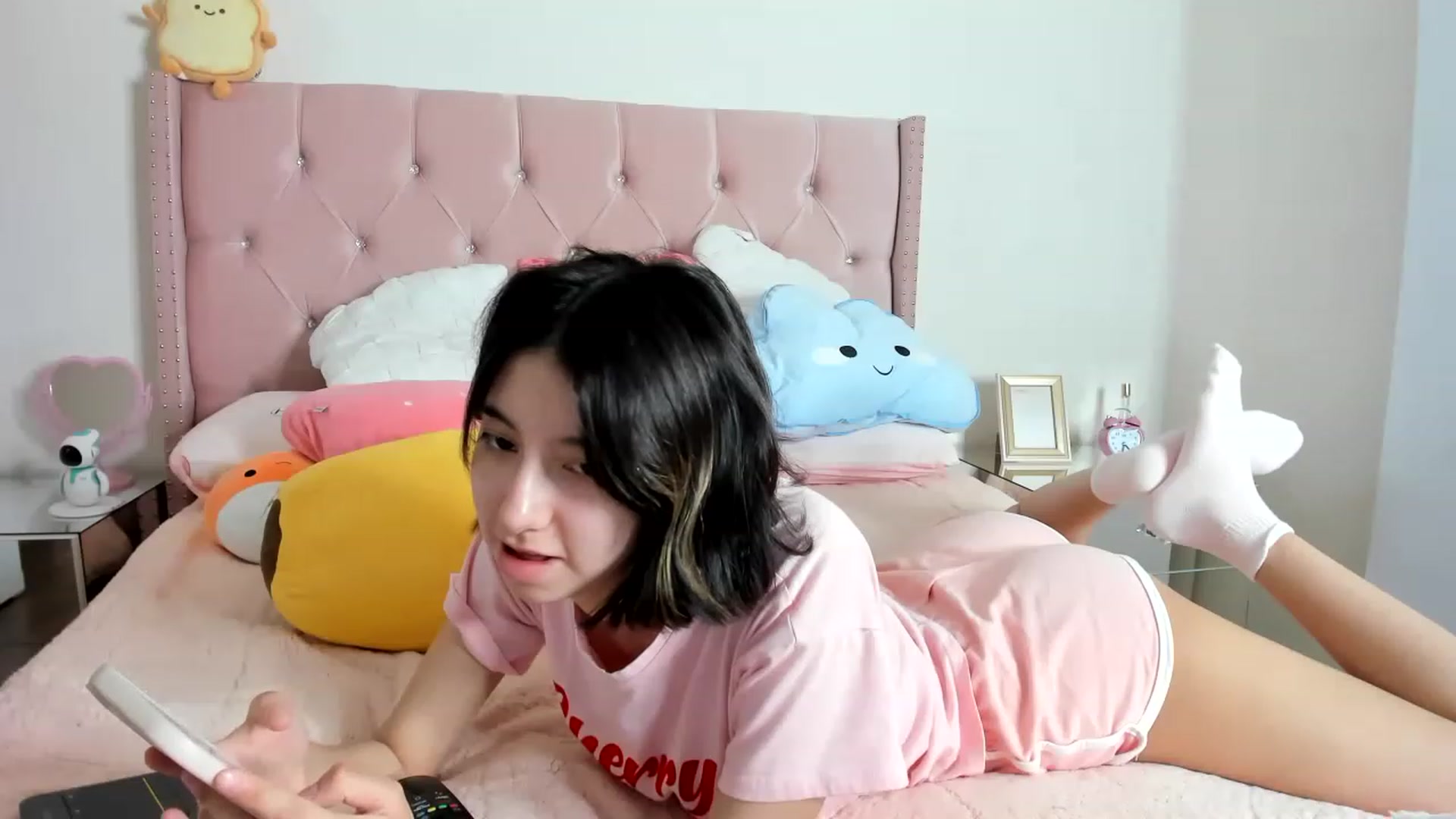 Gallery image thumbnail from Cherrycute666's myfreecams stream on, 02/04/2023, 01:34 image 8 of 20