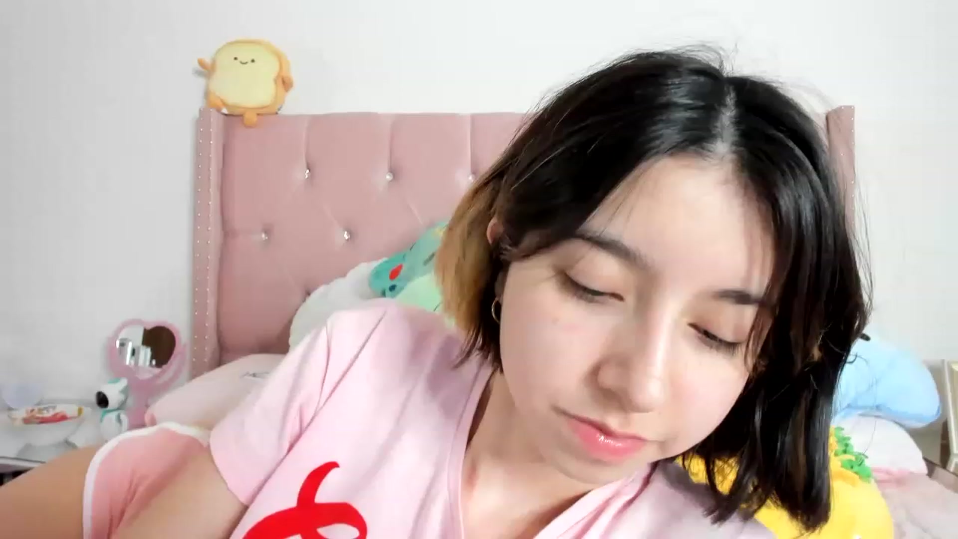 Gallery image thumbnail from Cherrycute666's myfreecams stream on, 02/04/2023, 04:50 image 1 of 20