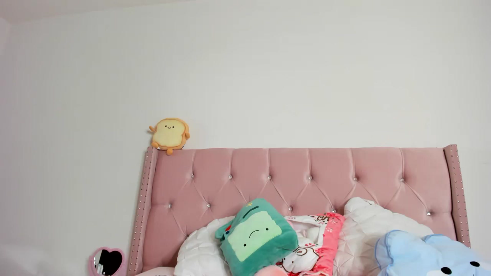 Gallery image thumbnail from Cherrycute666's myfreecams stream on, 02/04/2023, 04:50 image 2 of 20