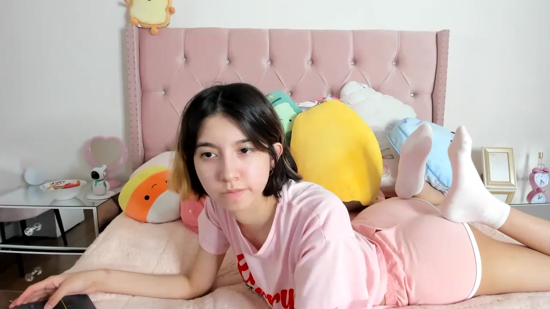 Gallery image thumbnail from Cherrycute666's myfreecams stream on, 02/04/2023, 04:50 image 19 of 20
