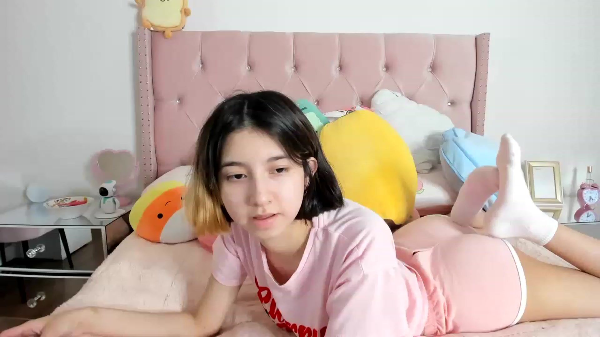 Gallery image thumbnail from Cherrycute666's myfreecams stream on, 02/04/2023, 04:50 image 20 of 20