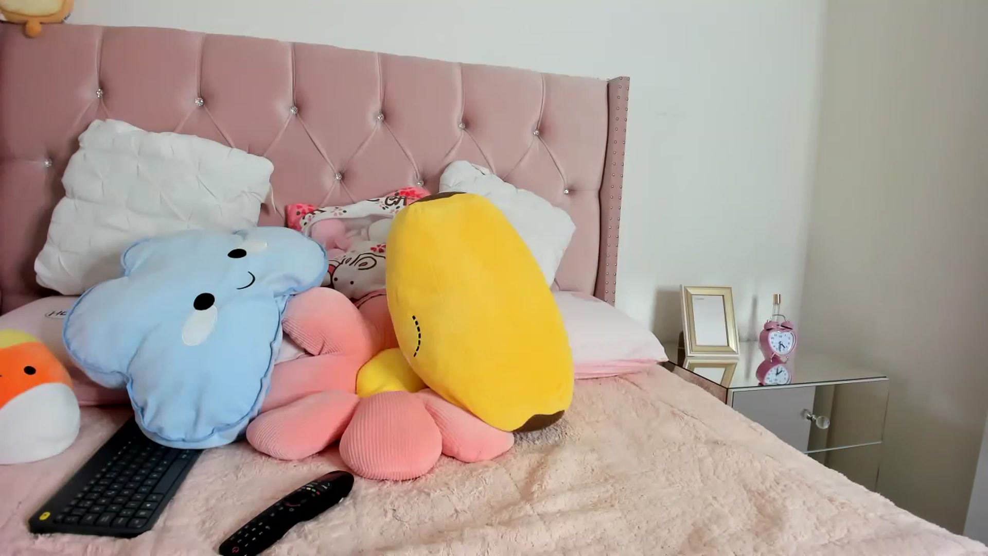 Gallery image thumbnail from Cherrycute666's myfreecams stream on, 02/04/2023, 06:13 image 20 of 20