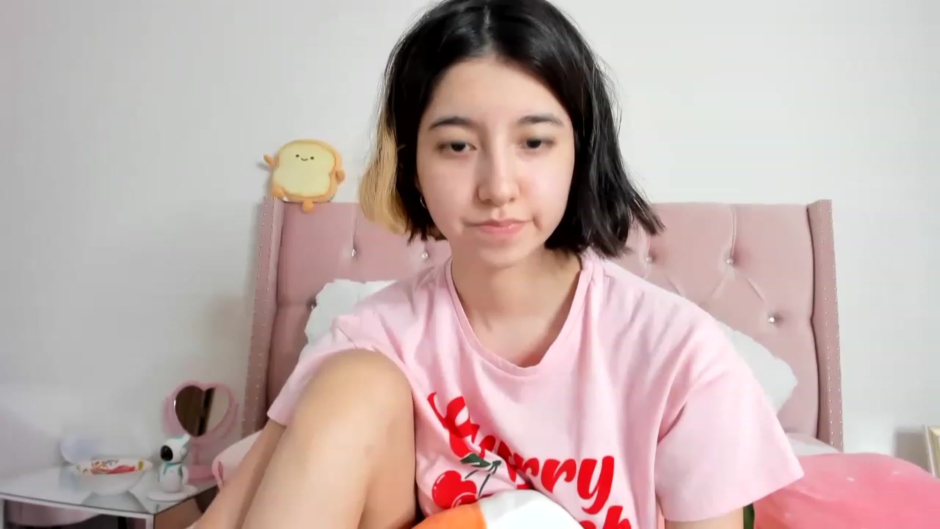 Gallery image thumbnail from Cherrycute666's myfreecams stream on, 02/04/2023, 08:41 image 20 of 20
