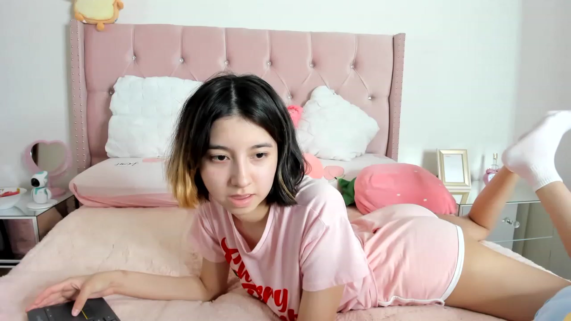 Gallery image thumbnail from Cherrycute666's myfreecams stream on, 02/04/2023, 11:06 image 2 of 20
