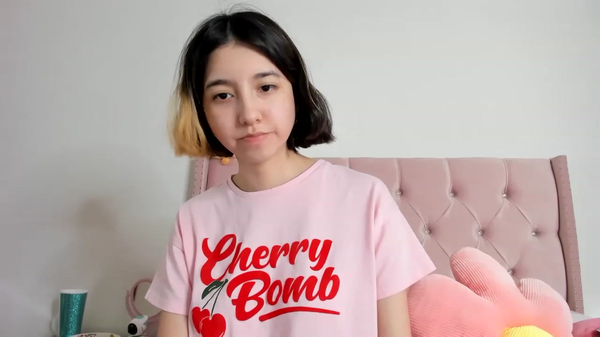 Gallery image thumbnail from Cherrycute666's myfreecams stream on, 02/04/2023, 15:57 image 1 of 20