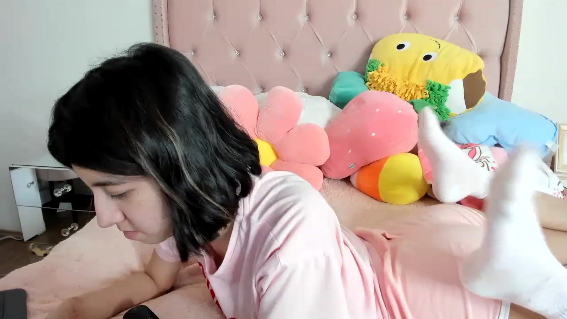 Gallery image thumbnail from Cherrycute666's myfreecams stream on, 02/04/2023, 18:22 image 5 of 20