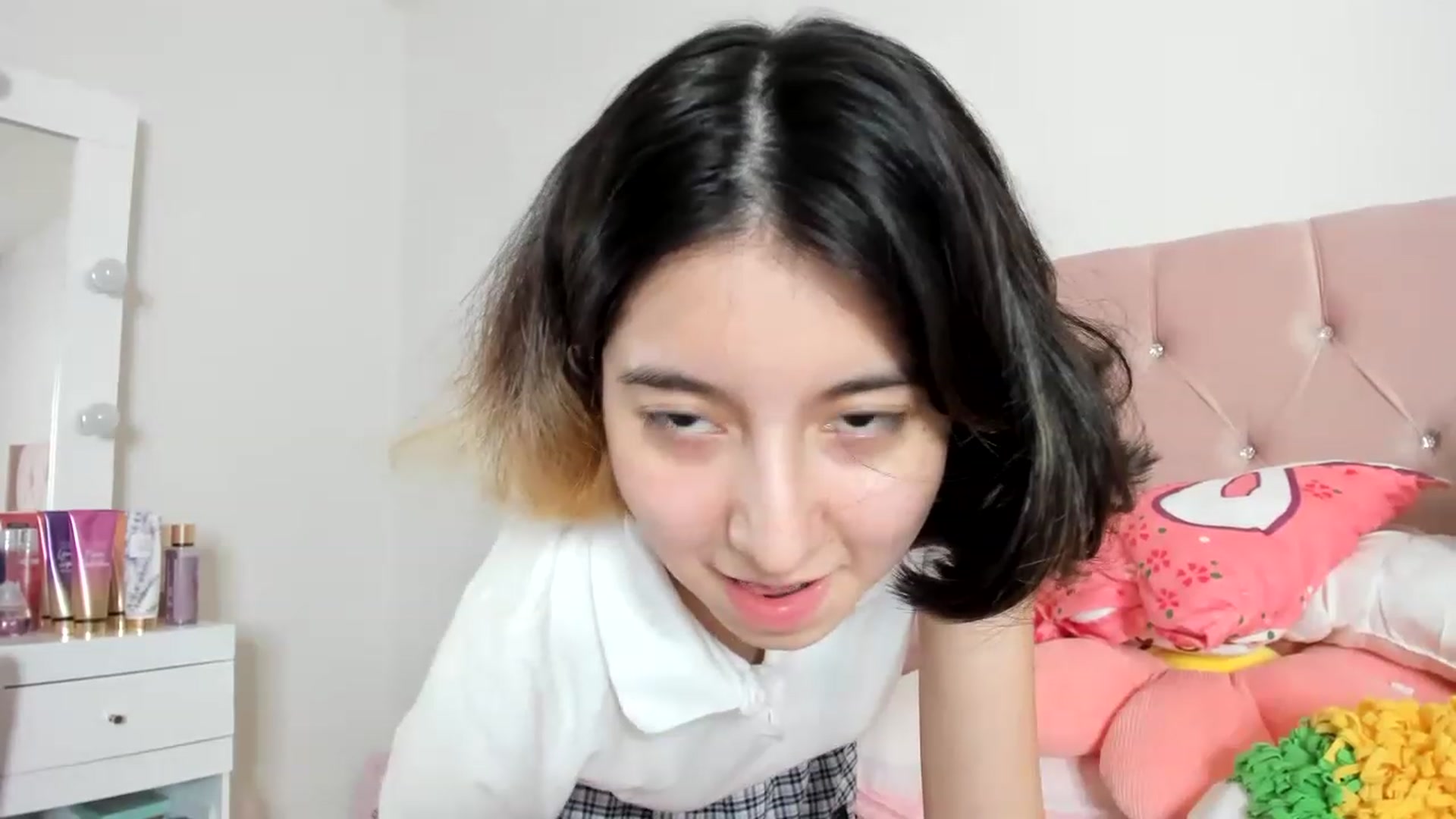 Gallery image thumbnail from Cherrycute666's myfreecams stream on, 02/05/2023, 10:48 image 17 of 20