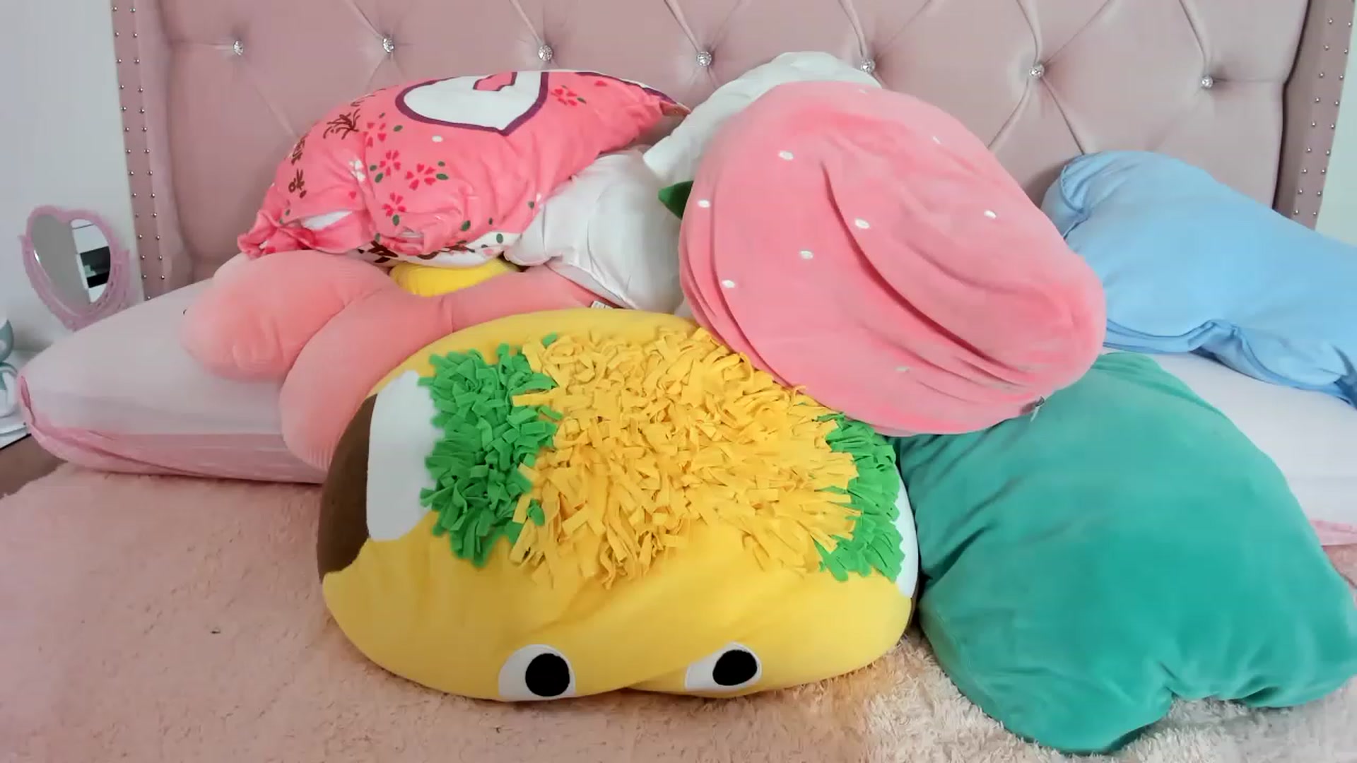 Gallery image thumbnail from Cherrycute666's myfreecams stream on, 02/05/2023, 13:02 image 4 of 20
