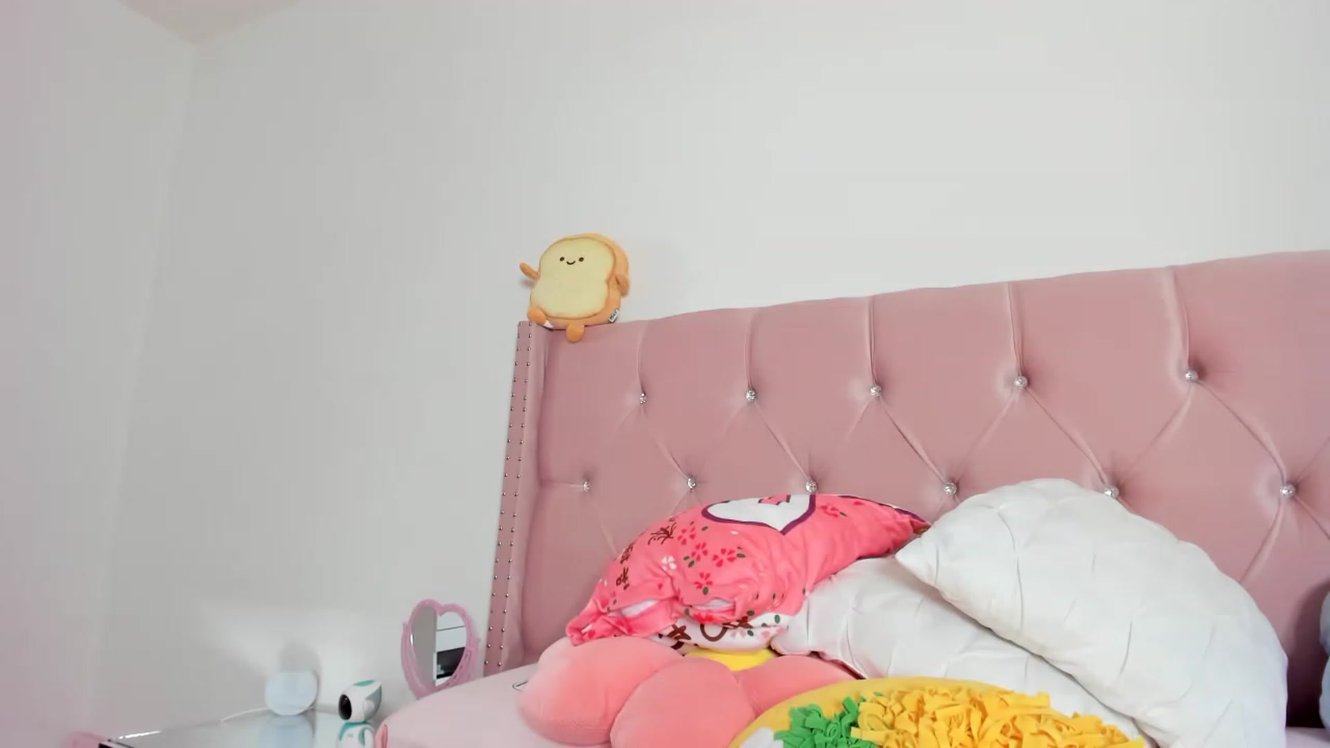 Gallery image thumbnail from Cherrycute666's myfreecams stream on, 02/05/2023, 13:02 image 7 of 20