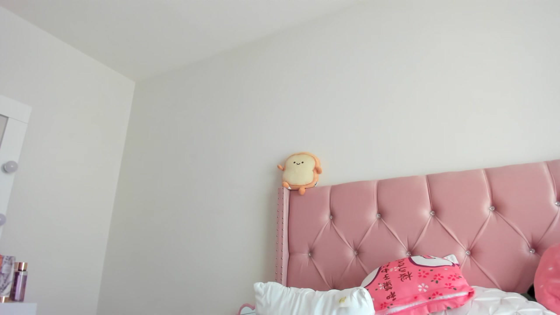 Gallery image thumbnail from Cherrycute666's myfreecams stream on, 02/05/2023, 18:29 image 6 of 20