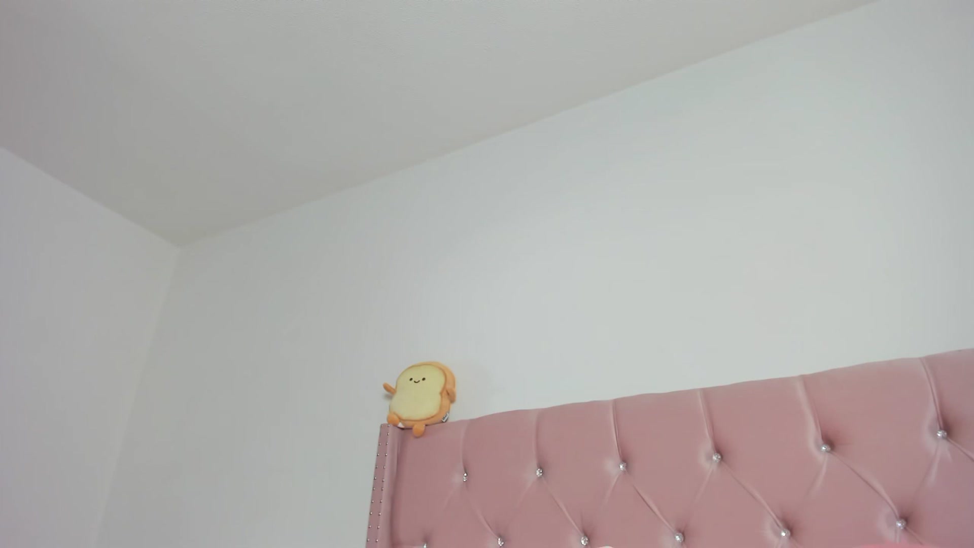 Gallery image thumbnail from Cherrycute666's myfreecams stream on, 02/06/2023, 07:46 image 19 of 20