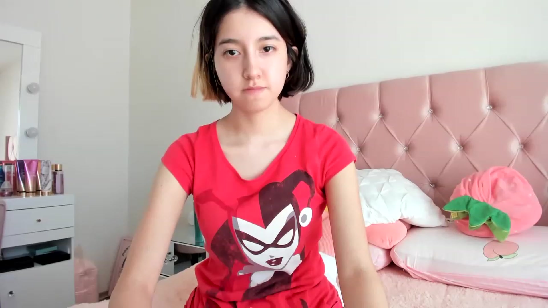 Gallery image thumbnail from Cherrycute666's myfreecams stream on, 02/06/2023, 20:15 image 6 of 20