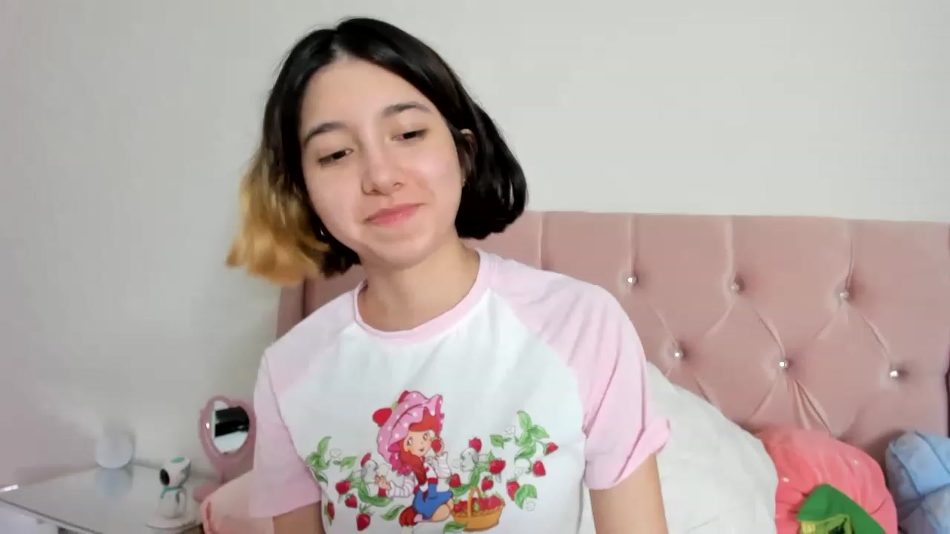 Gallery image thumbnail from Cherrycute666's myfreecams stream on, 02/07/2023, 01:23 image 7 of 20
