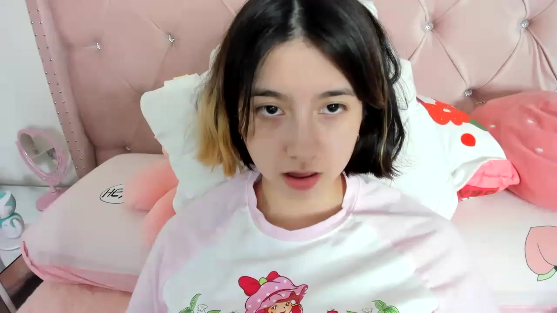 Gallery image thumbnail from Cherrycute666's myfreecams stream on, 02/07/2023, 10:02 image 8 of 20