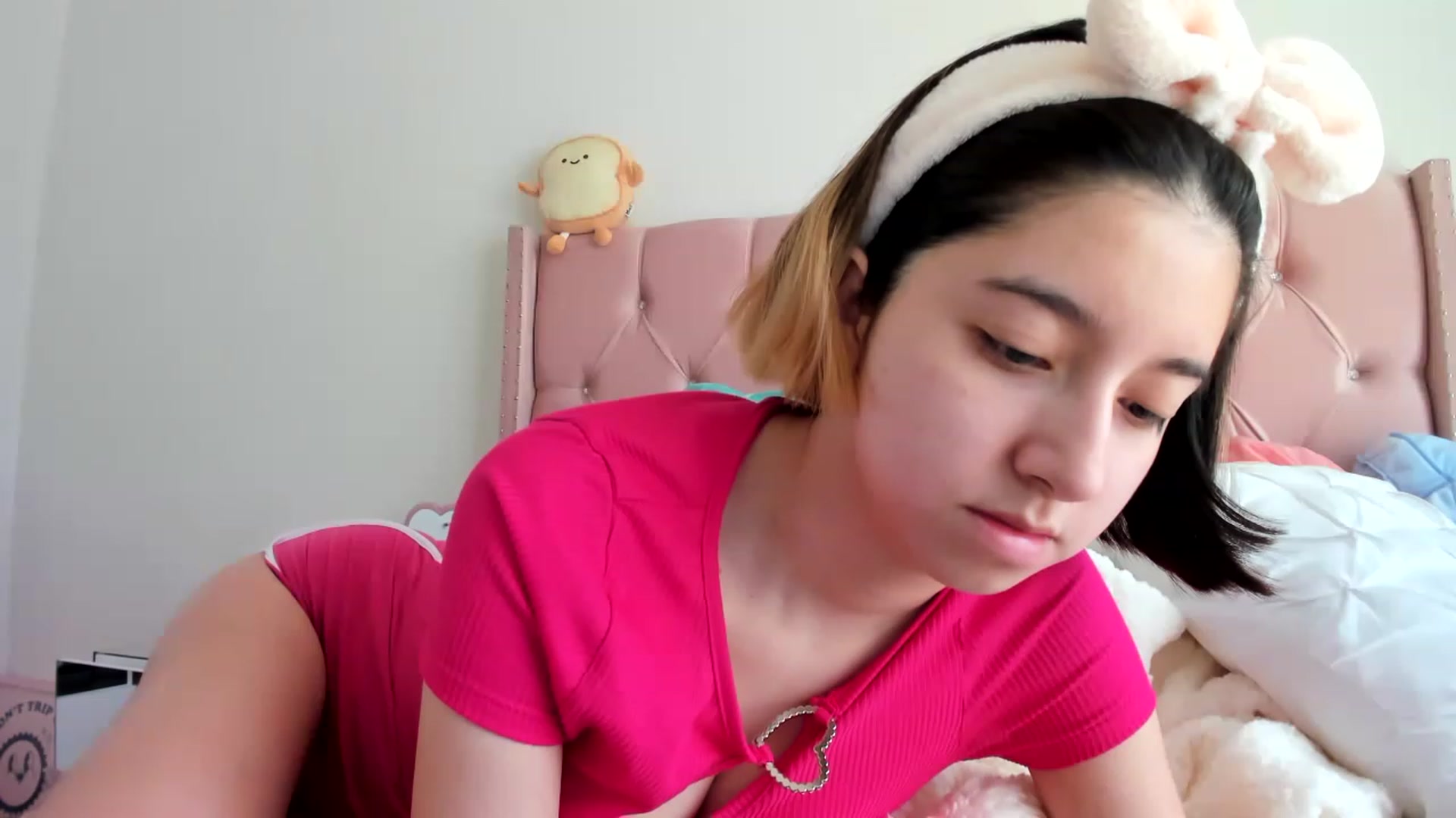 Gallery image thumbnail from Cherrycute666's myfreecams stream on, 02/08/2023, 01:11 image 3 of 20