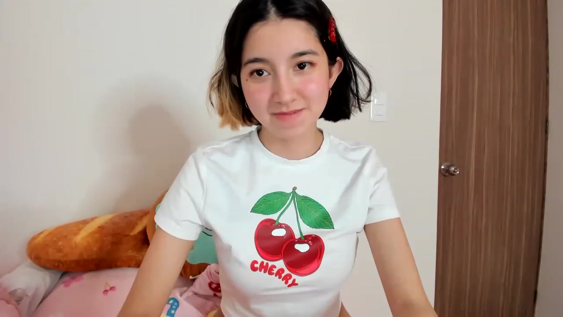 Gallery image thumbnail from Cherrycute666's myfreecams stream on, 02/09/2023, 04:39 image 15 of 20