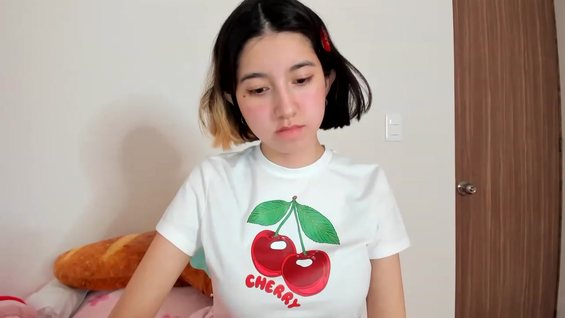 Gallery image thumbnail from Cherrycute666's myfreecams stream on, 02/09/2023, 04:39 image 17 of 20