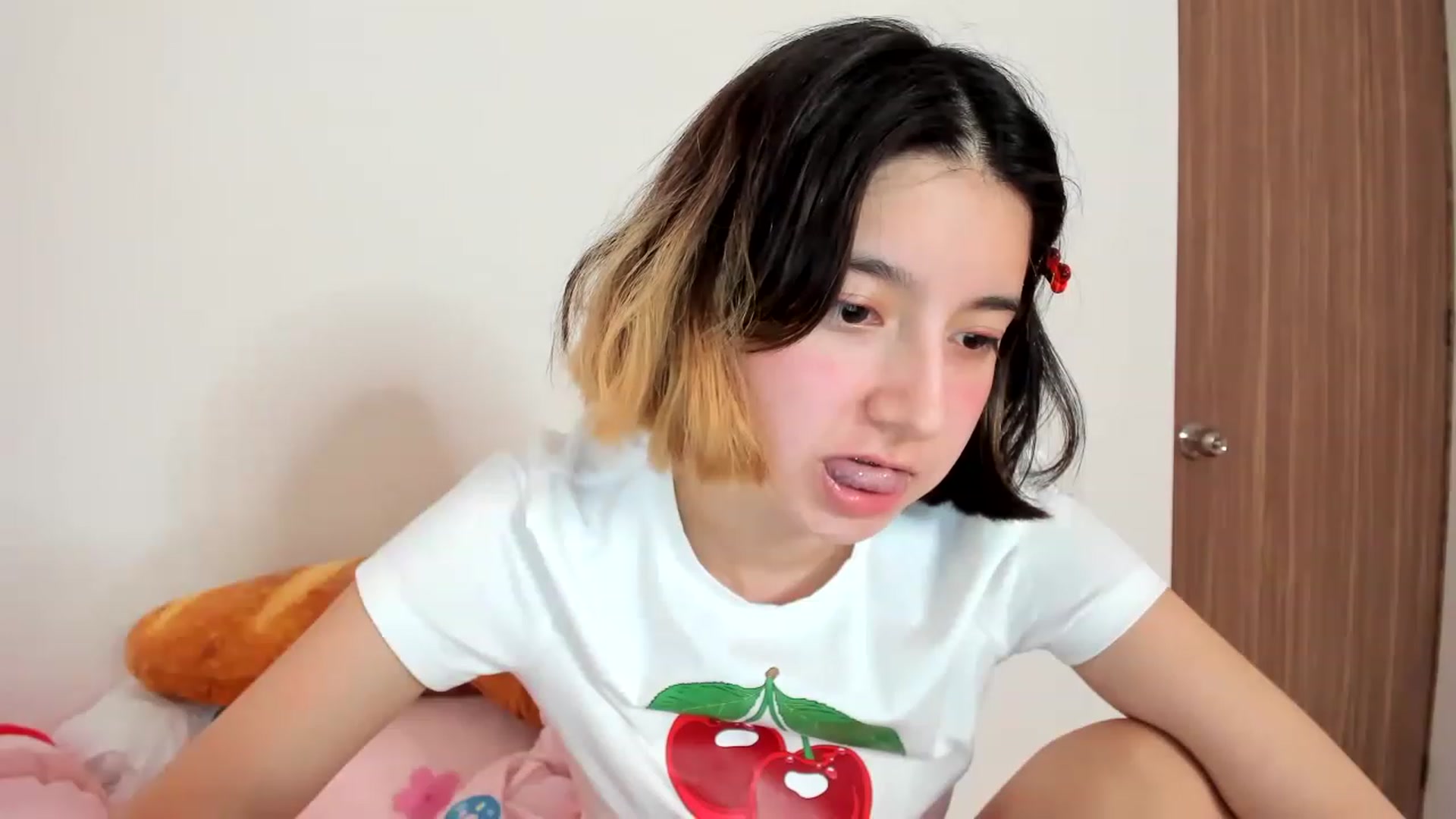 Gallery image thumbnail from Cherrycute666's myfreecams stream on, 02/09/2023, 04:39 image 20 of 20