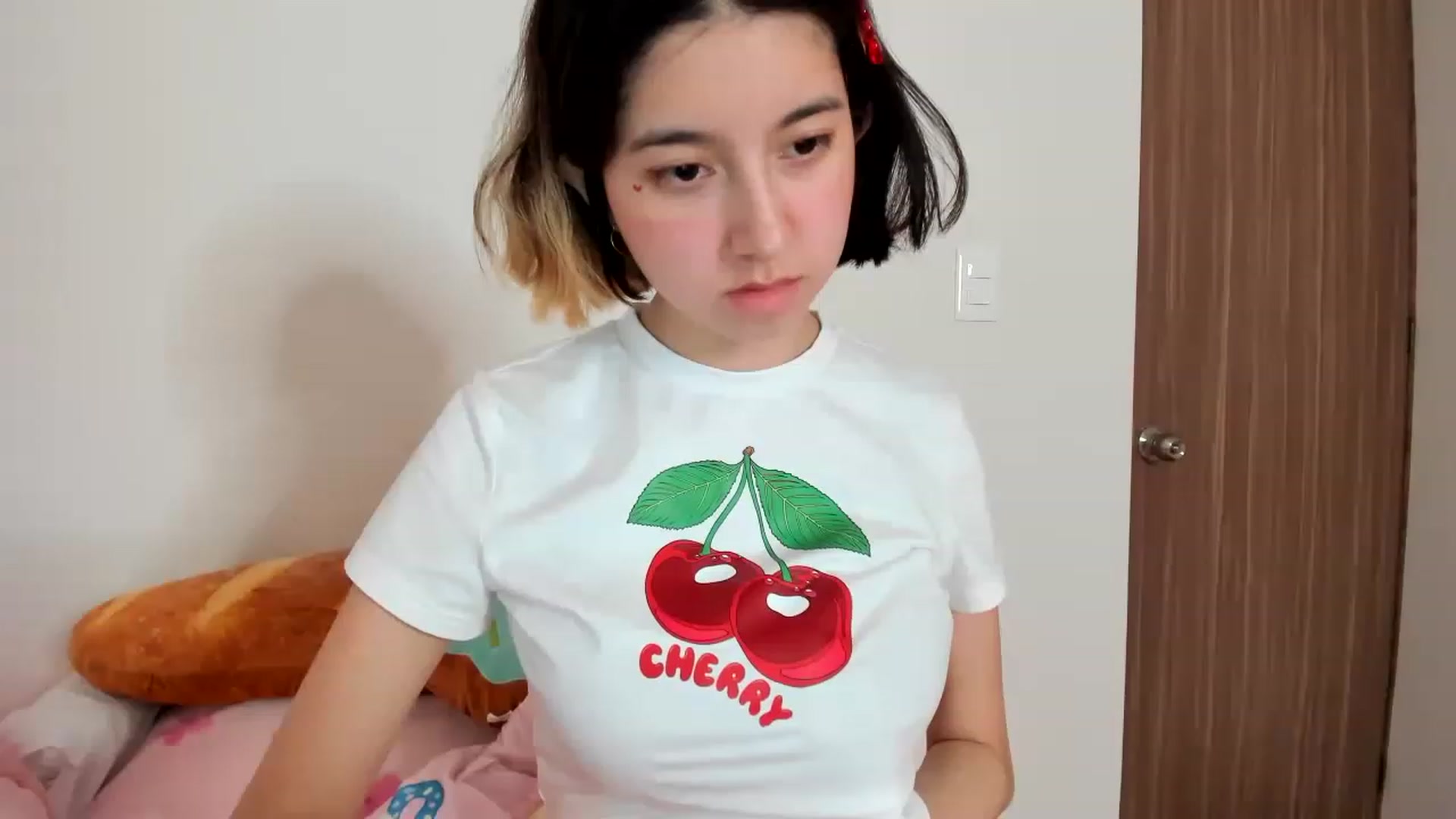 Gallery image thumbnail from Cherrycute666's myfreecams stream on, 02/09/2023, 04:39 image 16 of 20