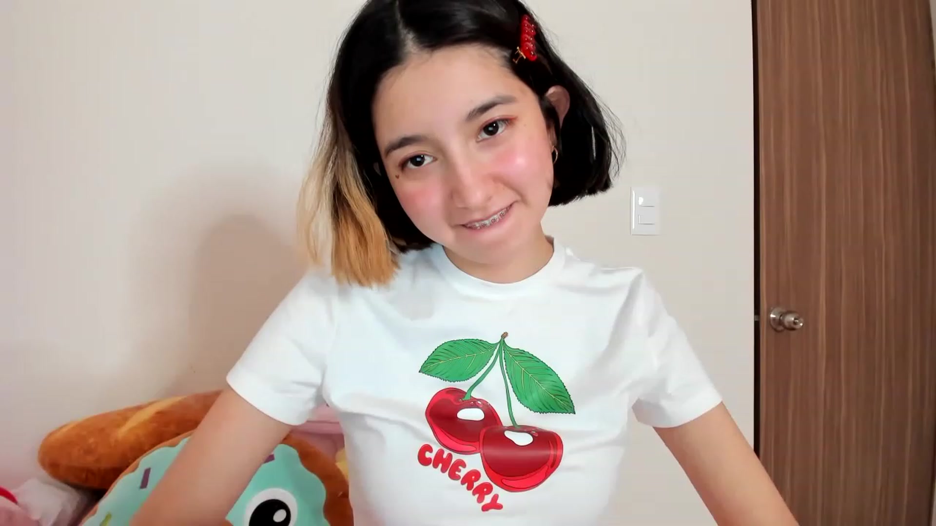 Gallery image thumbnail from Cherrycute666's myfreecams stream on, 02/09/2023, 04:39 image 8 of 20