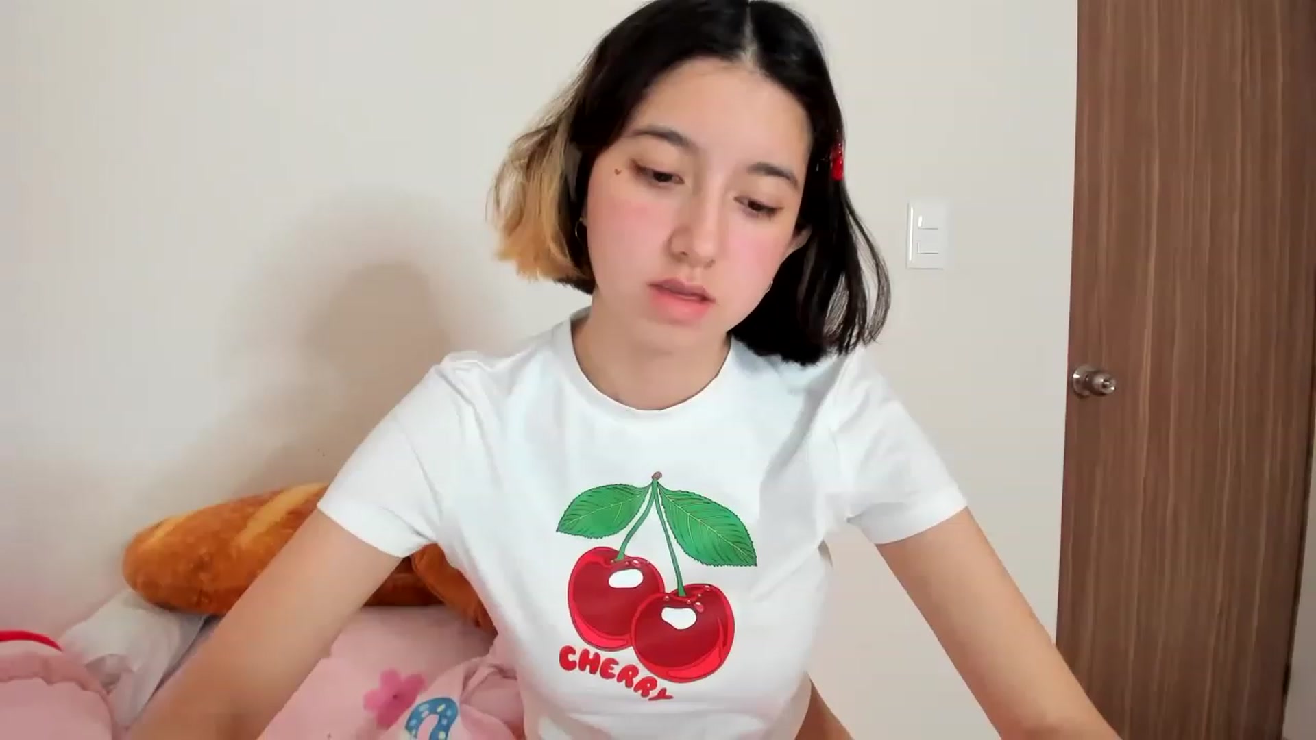 Gallery image thumbnail from Cherrycute666's myfreecams stream on, 02/09/2023, 04:39 image 18 of 20