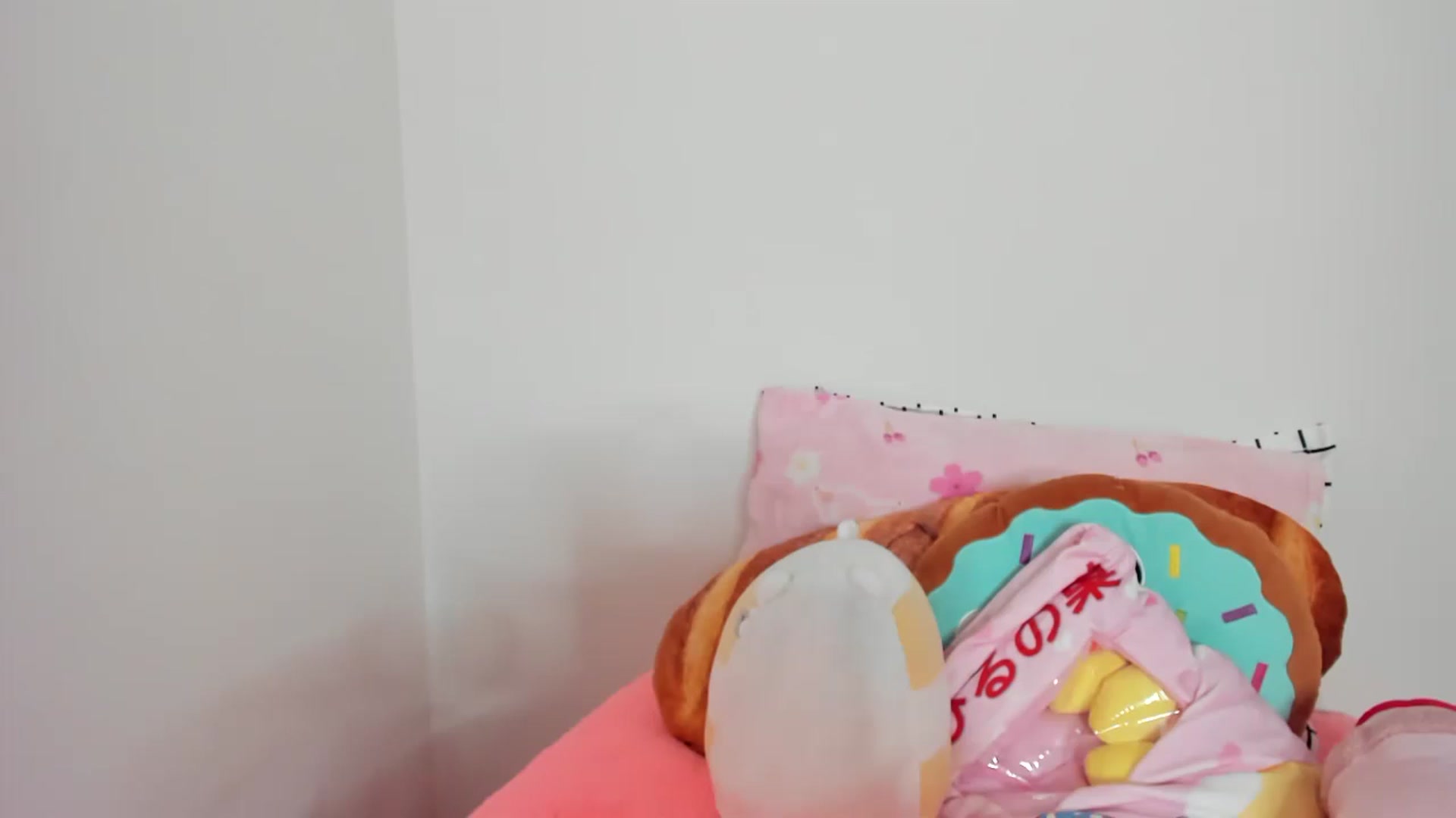 Gallery image thumbnail from Cherrycute666's myfreecams stream on, 02/09/2023, 12:03 image 10 of 20