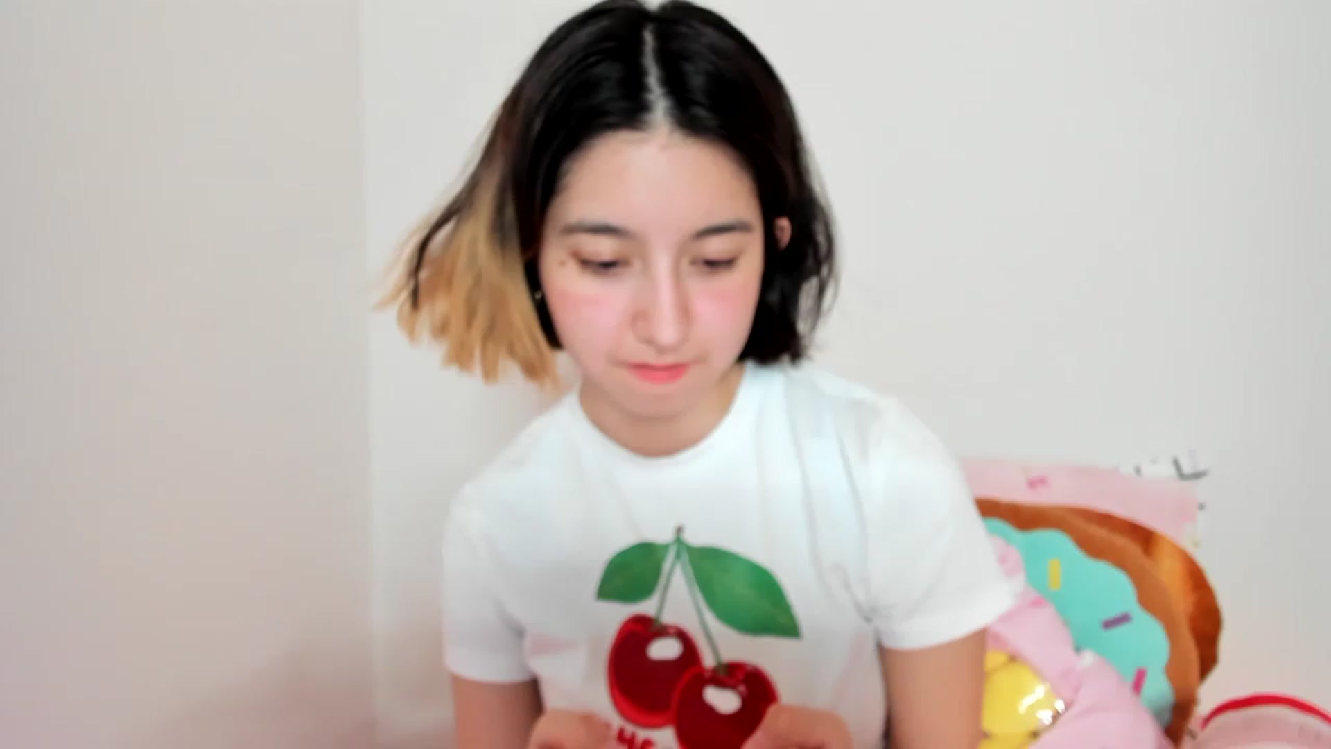 Gallery image thumbnail from Cherrycute666's myfreecams stream on, 02/09/2023, 12:03 image 2 of 20