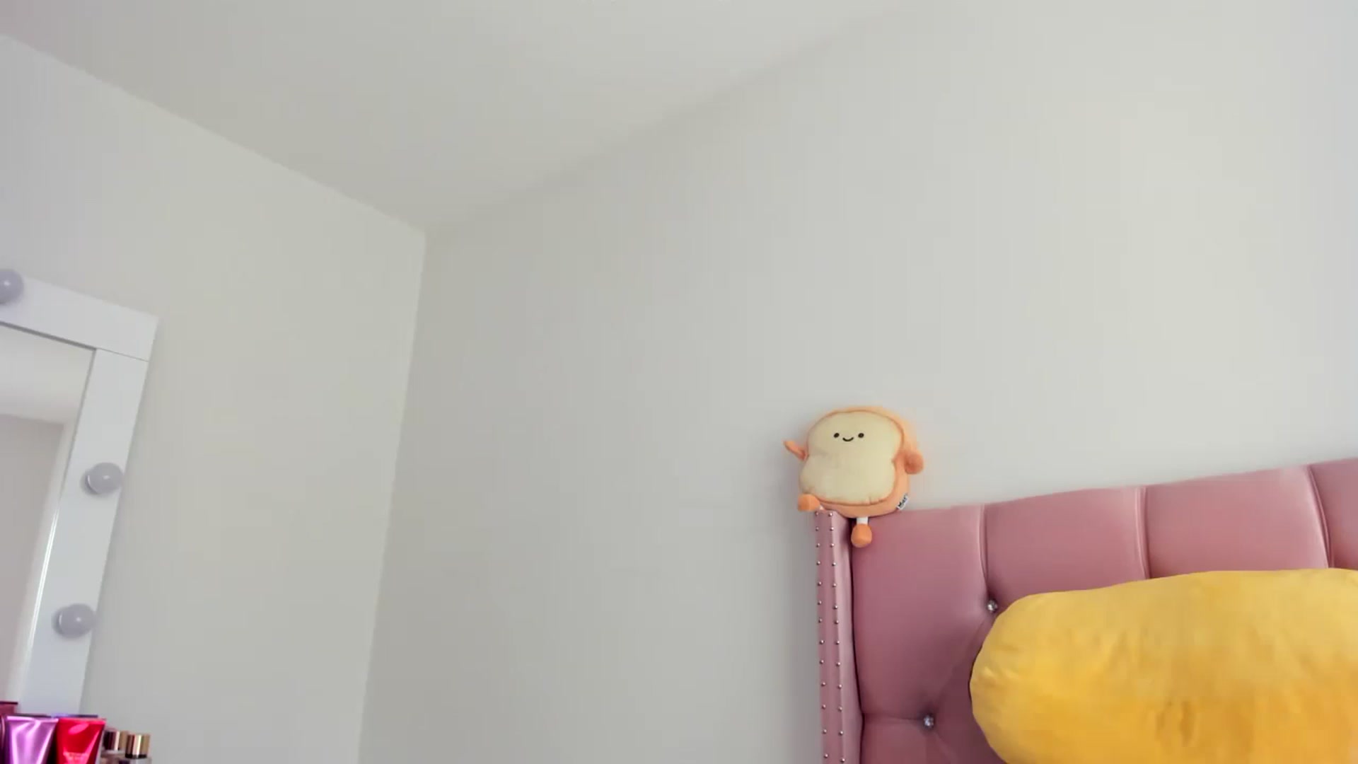 Gallery image thumbnail from Cherrycute666's myfreecams stream on, 02/10/2023, 01:26 image 2 of 20