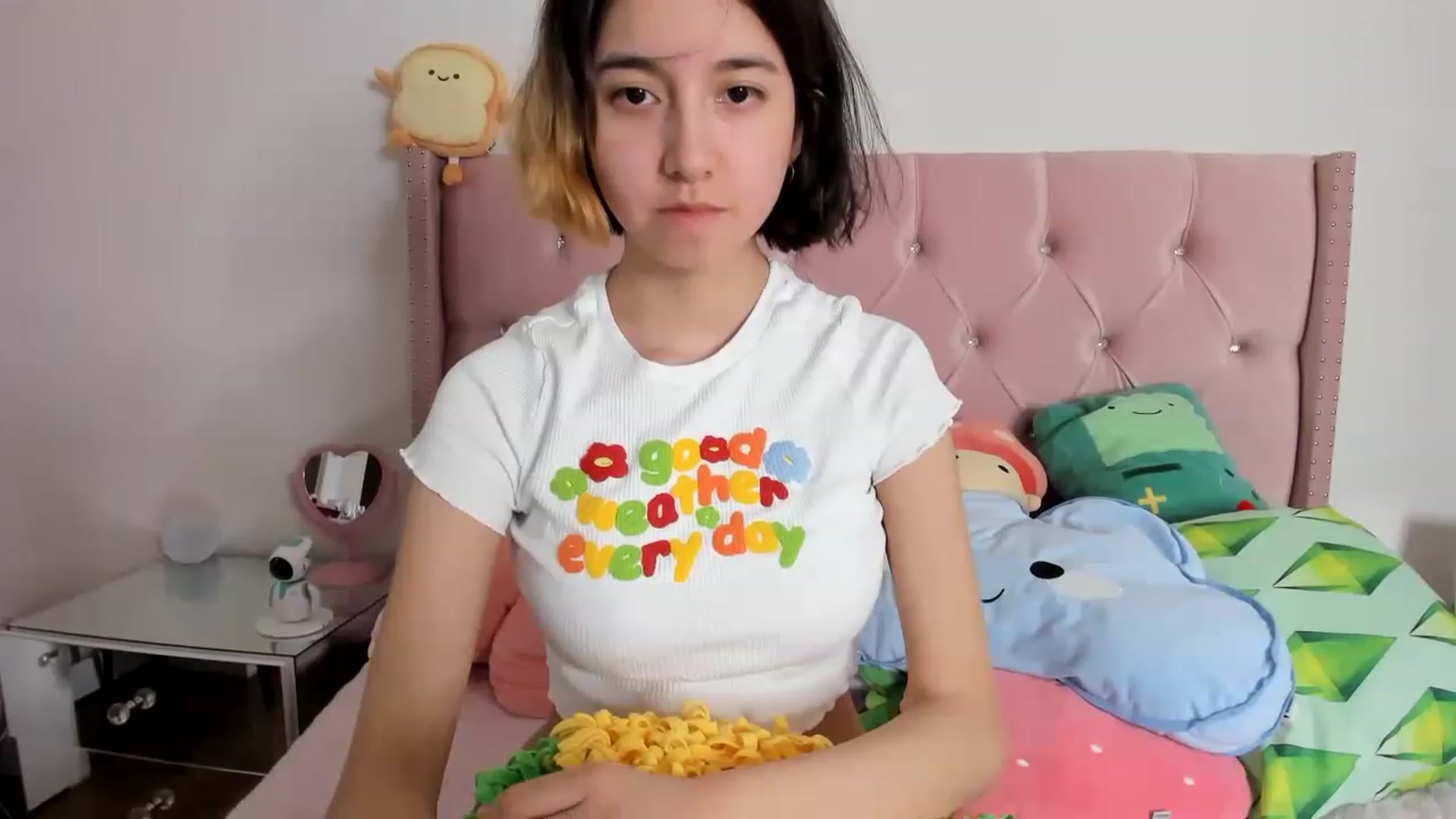Gallery image thumbnail from Cherrycute666's myfreecams stream on, 02/10/2023, 02:41 image 8 of 20