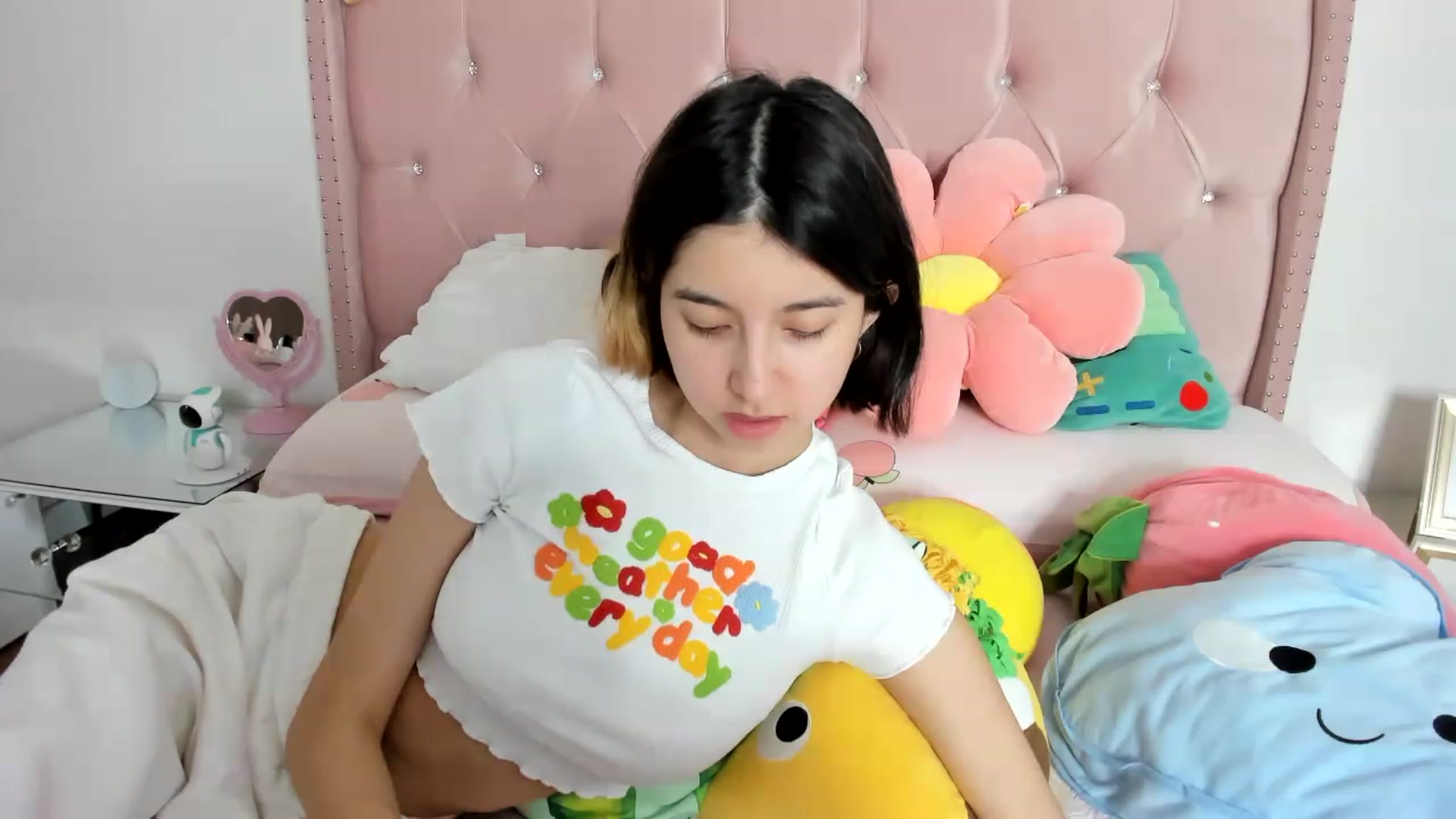 Gallery image thumbnail from Cherrycute666's myfreecams stream on, 02/10/2023, 07:20 image 2 of 20