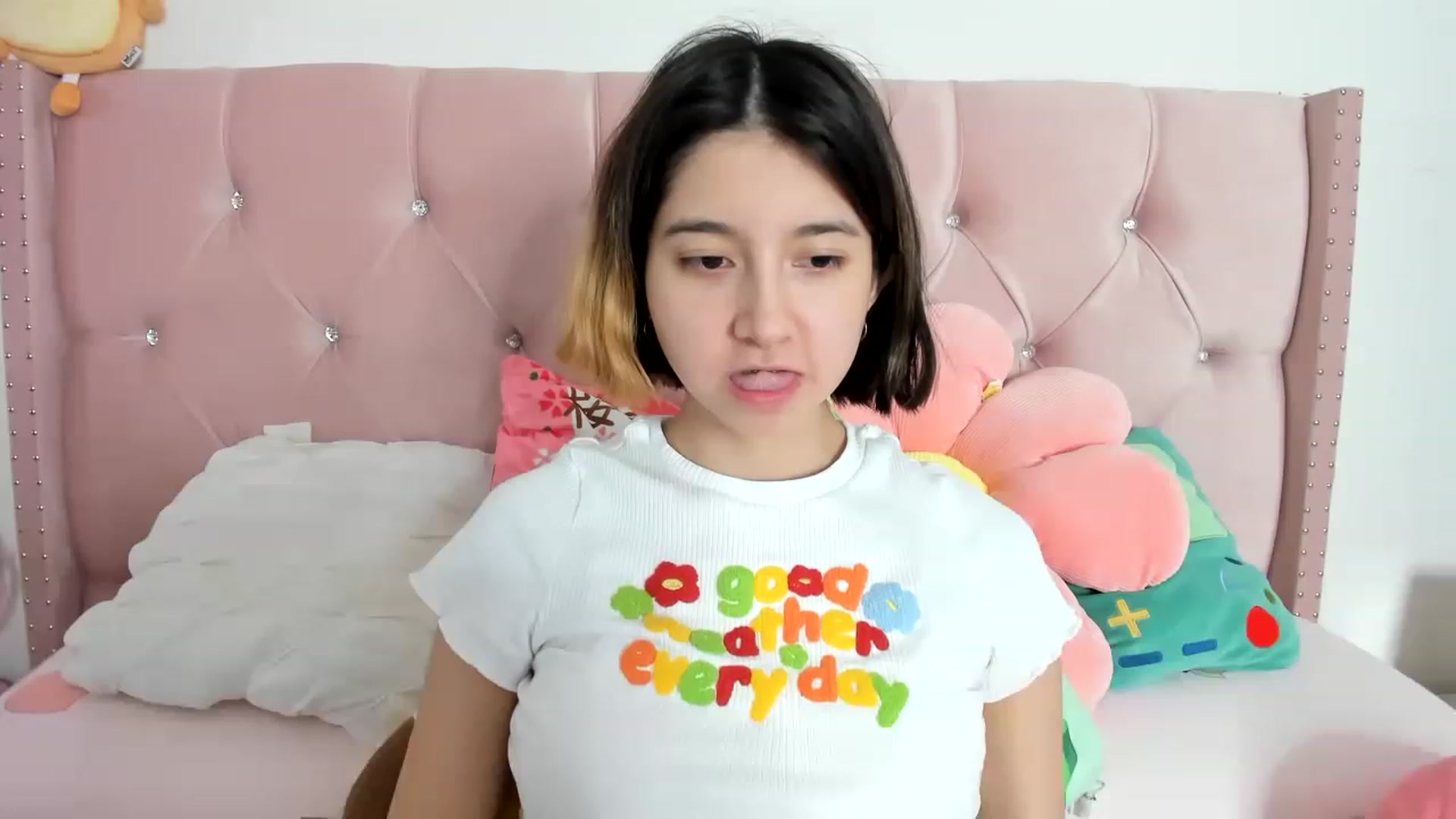 Gallery image thumbnail from Cherrycute666's myfreecams stream on, 02/10/2023, 07:20 image 9 of 20