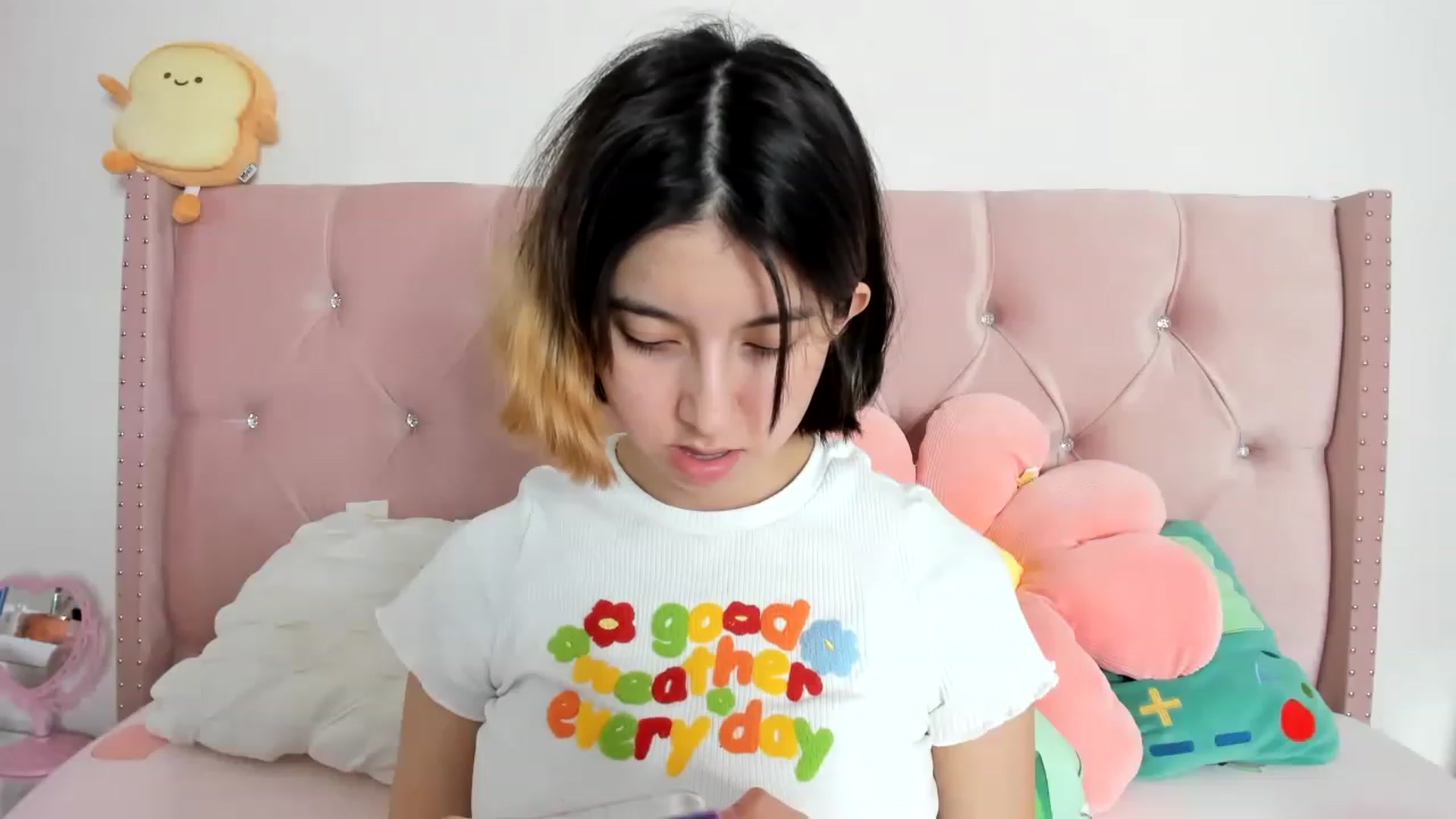 Gallery image thumbnail from Cherrycute666's myfreecams stream on, 02/10/2023, 07:20 image 7 of 20