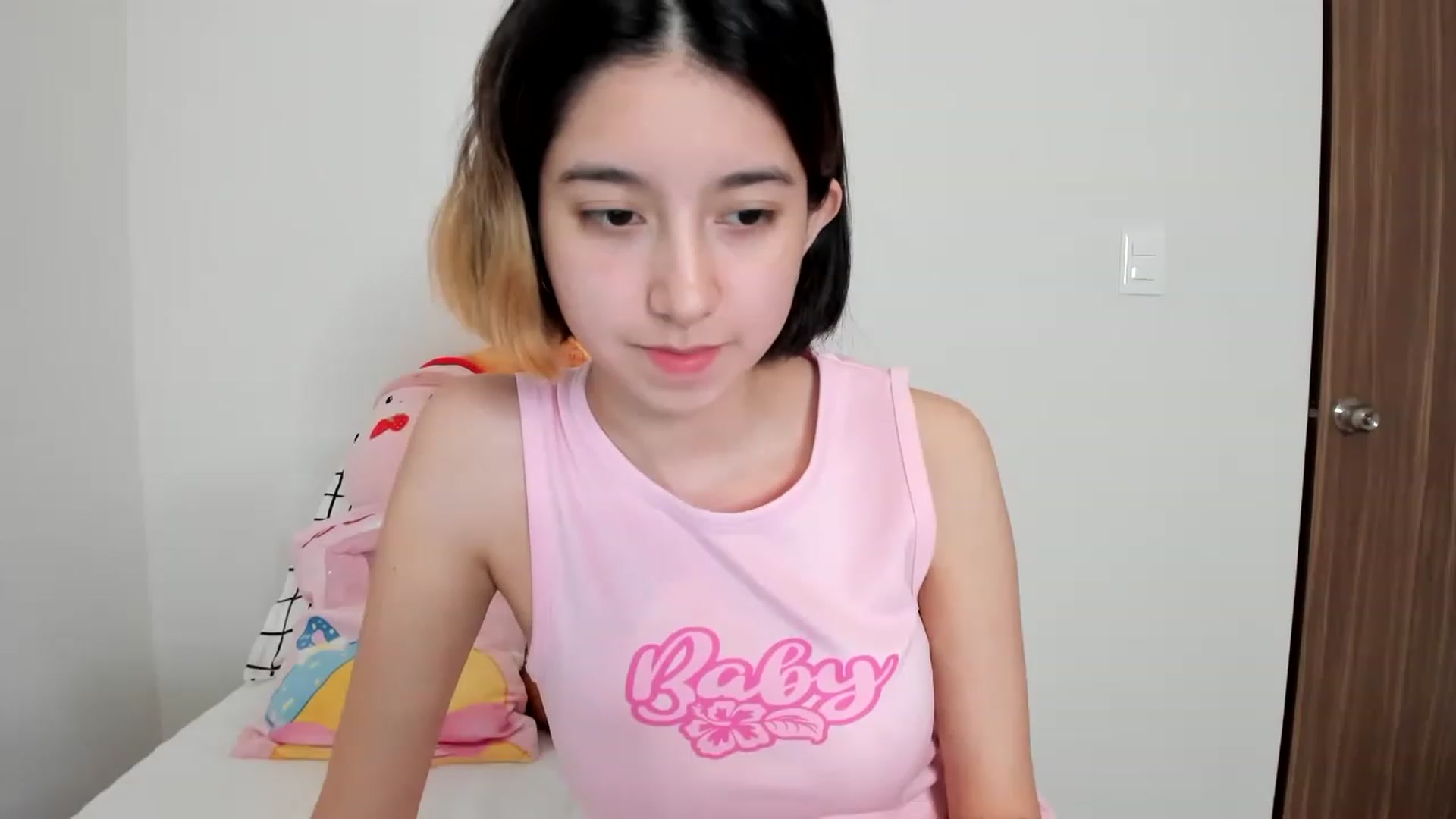 Gallery image thumbnail from Cherrycute666's myfreecams stream on, 02/11/2023, 02:06 image 7 of 20