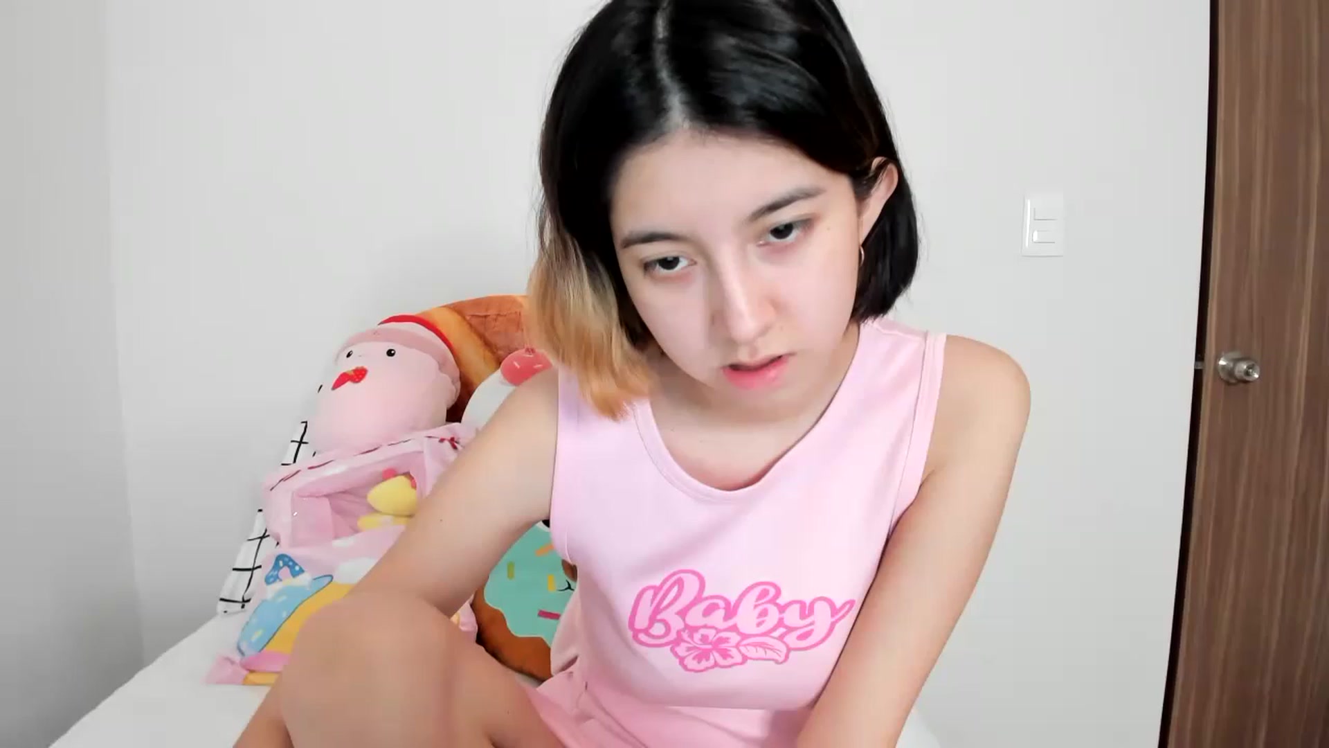 Gallery image thumbnail from Cherrycute666's myfreecams stream on, 02/11/2023, 02:06 image 11 of 20