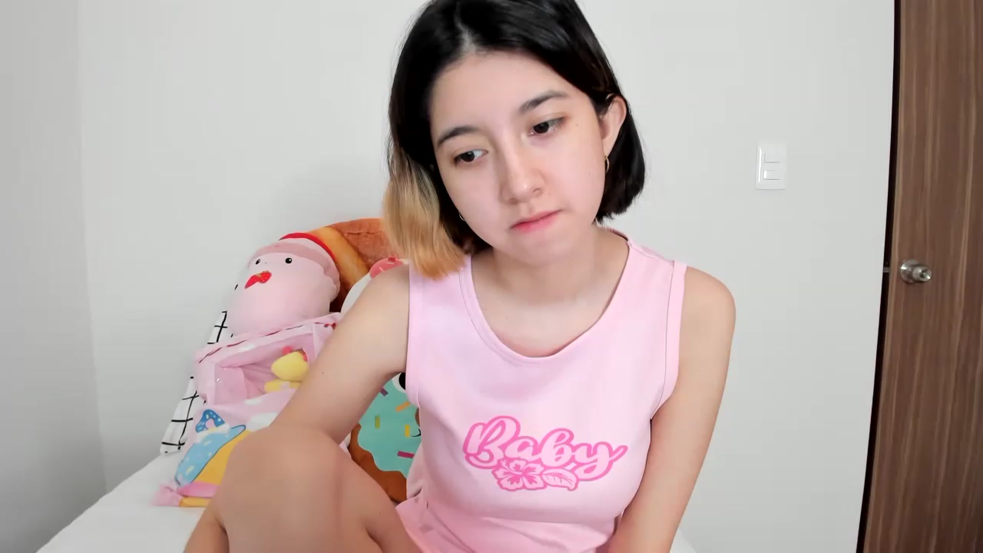 Gallery image thumbnail from Cherrycute666's myfreecams stream on, 02/11/2023, 02:06 image 13 of 20