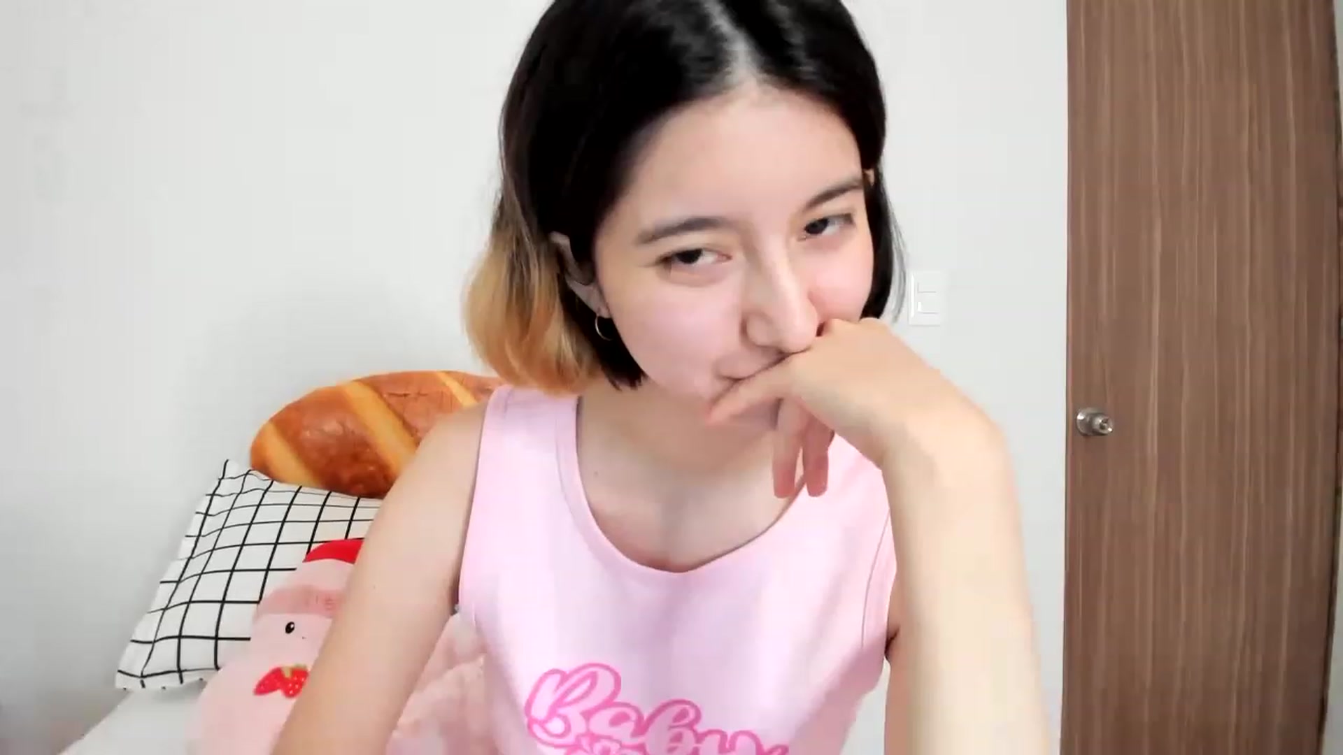 Gallery image thumbnail from Cherrycute666's myfreecams stream on, 02/11/2023, 04:31 image 9 of 20