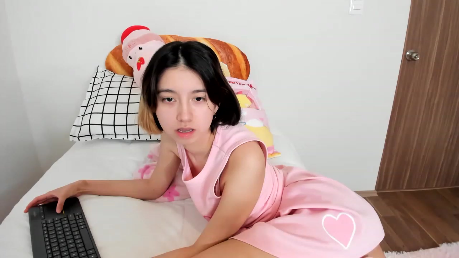 Gallery image thumbnail from Cherrycute666's myfreecams stream on, 02/11/2023, 04:31 image 19 of 20