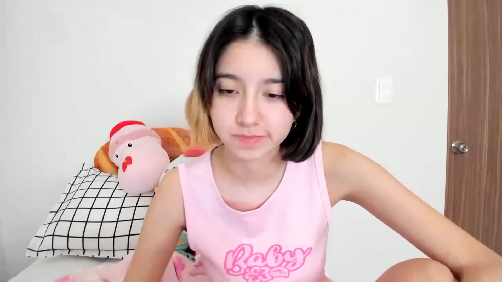 Gallery image thumbnail from Cherrycute666's myfreecams stream on, 02/11/2023, 06:00 image 19 of 20
