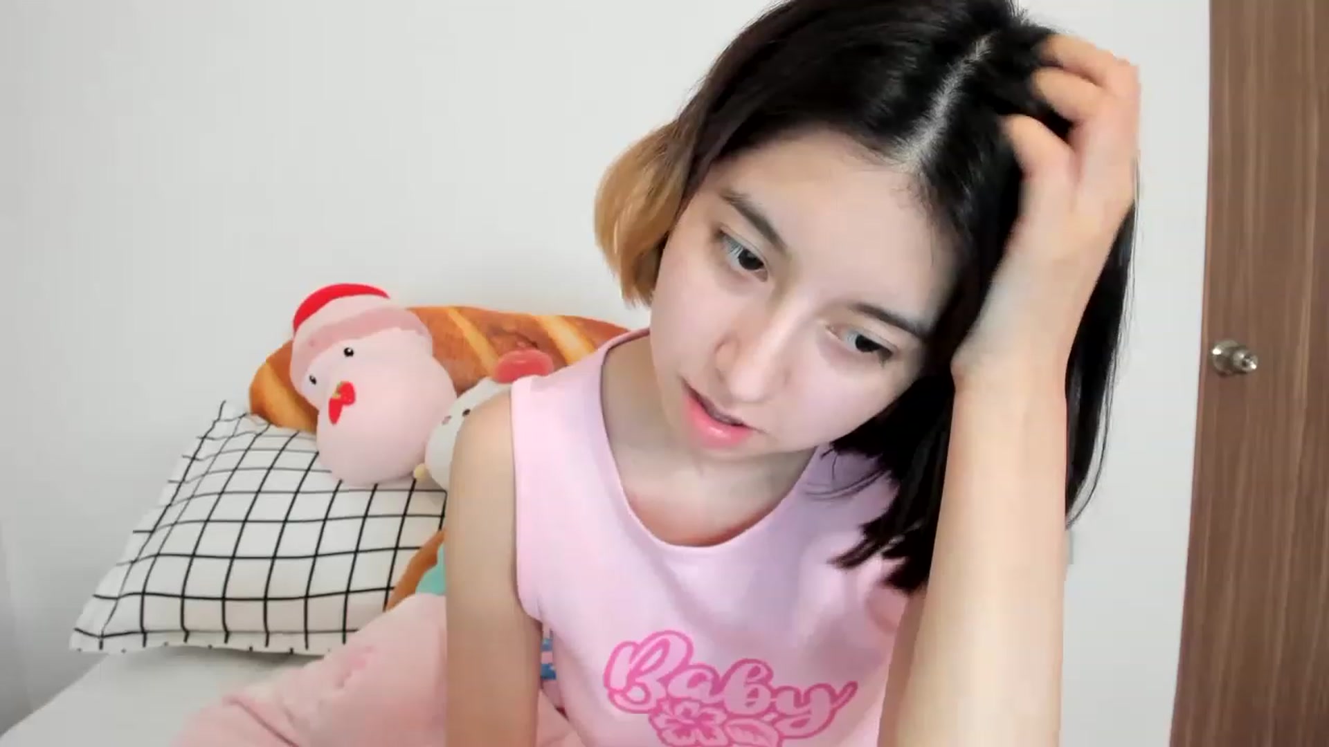 Gallery image thumbnail from Cherrycute666's myfreecams stream on, 02/11/2023, 06:00 image 17 of 20