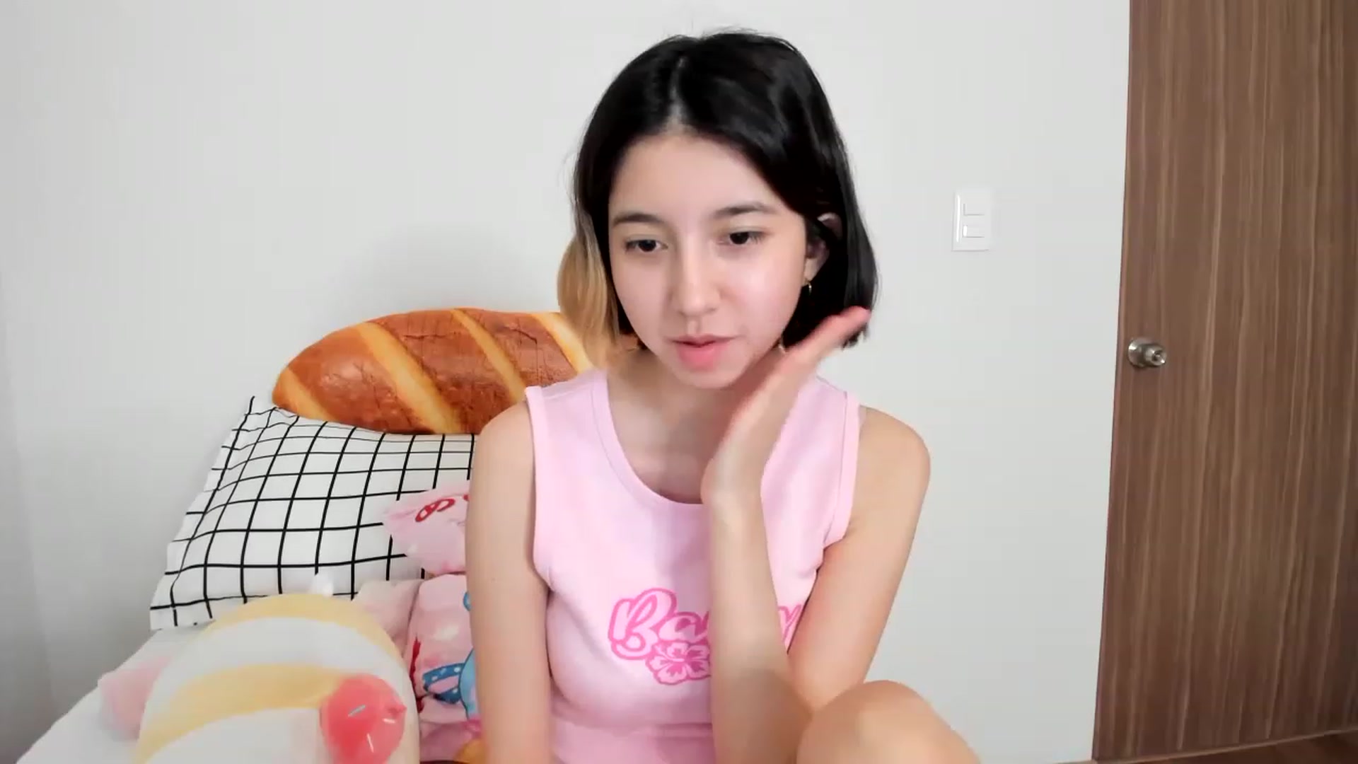 Gallery image thumbnail from Cherrycute666's myfreecams stream on, 02/11/2023, 08:15 image 13 of 20