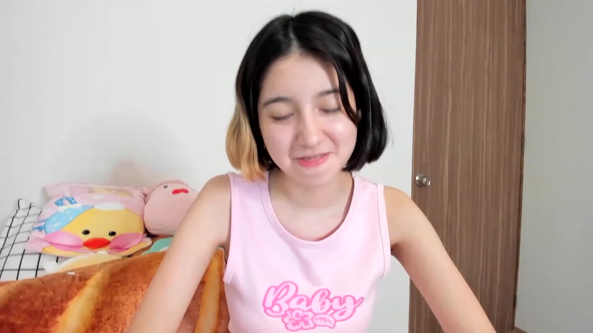 Gallery image thumbnail from Cherrycute666's myfreecams stream on, 02/11/2023, 11:46 image 8 of 20
