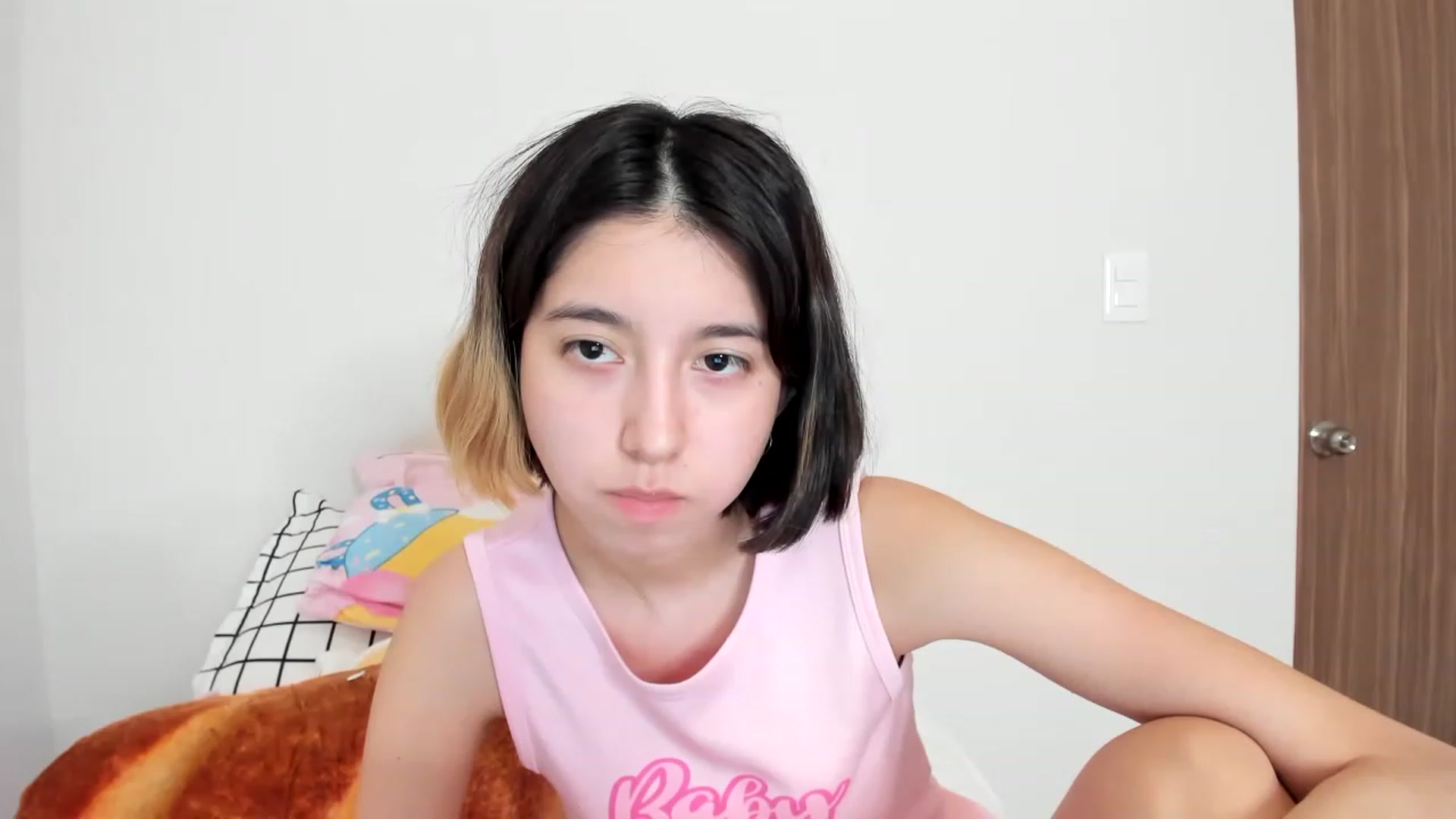 Gallery image thumbnail from Cherrycute666's myfreecams stream on, 02/11/2023, 11:46 image 3 of 20