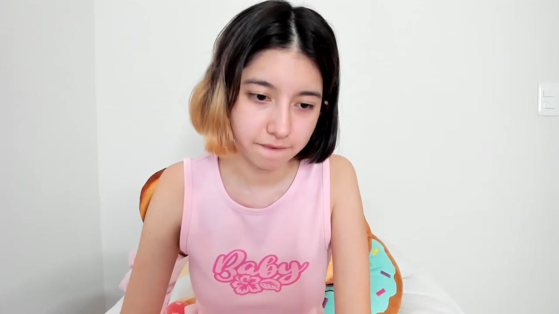 Gallery image thumbnail from Cherrycute666's myfreecams stream on, 02/11/2023, 12:36 image 14 of 20