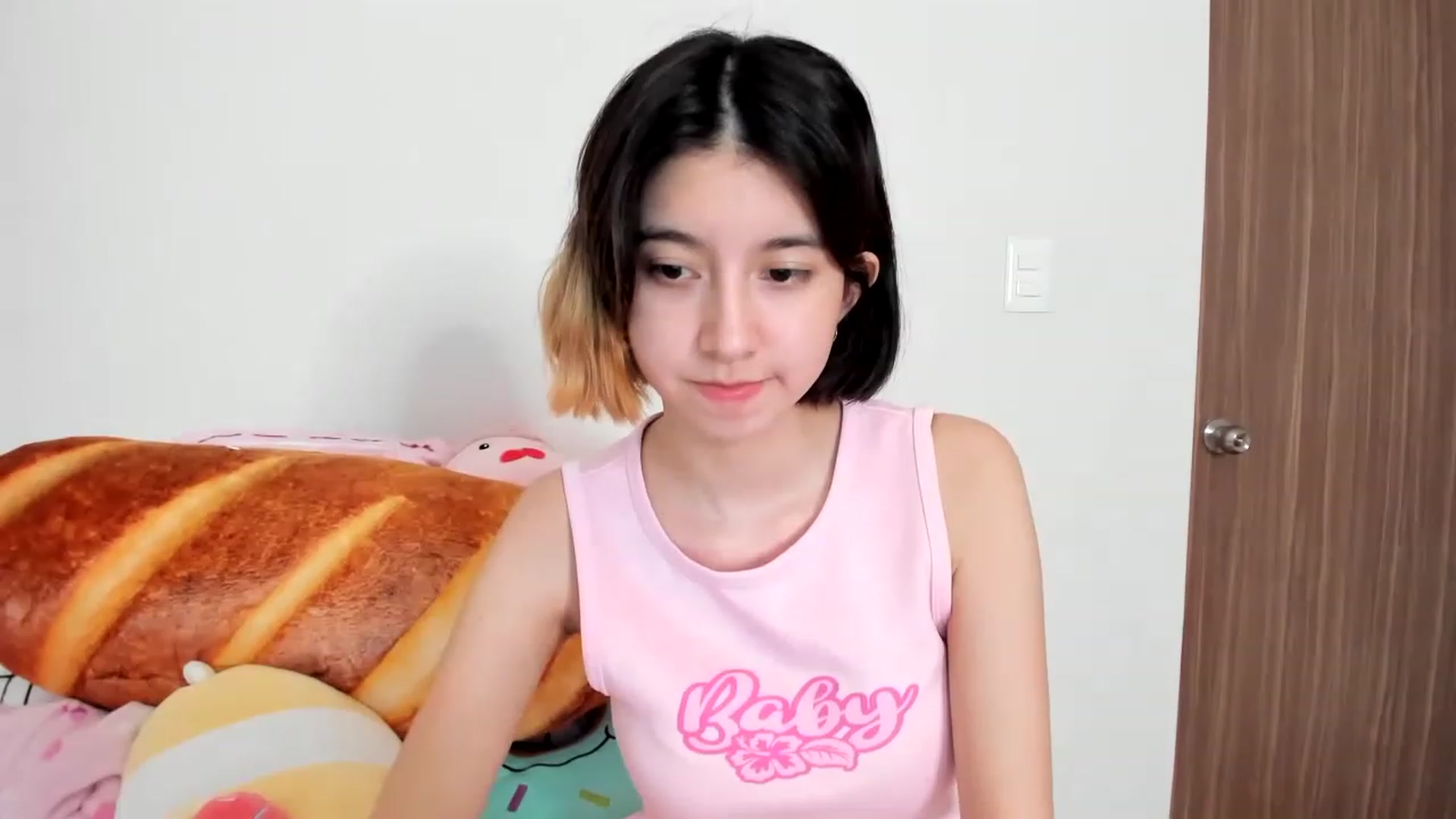Gallery image thumbnail from Cherrycute666's myfreecams stream on, 02/11/2023, 12:36 image 8 of 20