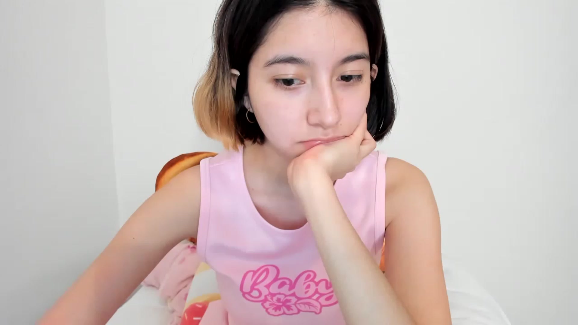 Gallery image thumbnail from Cherrycute666's myfreecams stream on, 02/11/2023, 12:36 image 16 of 20